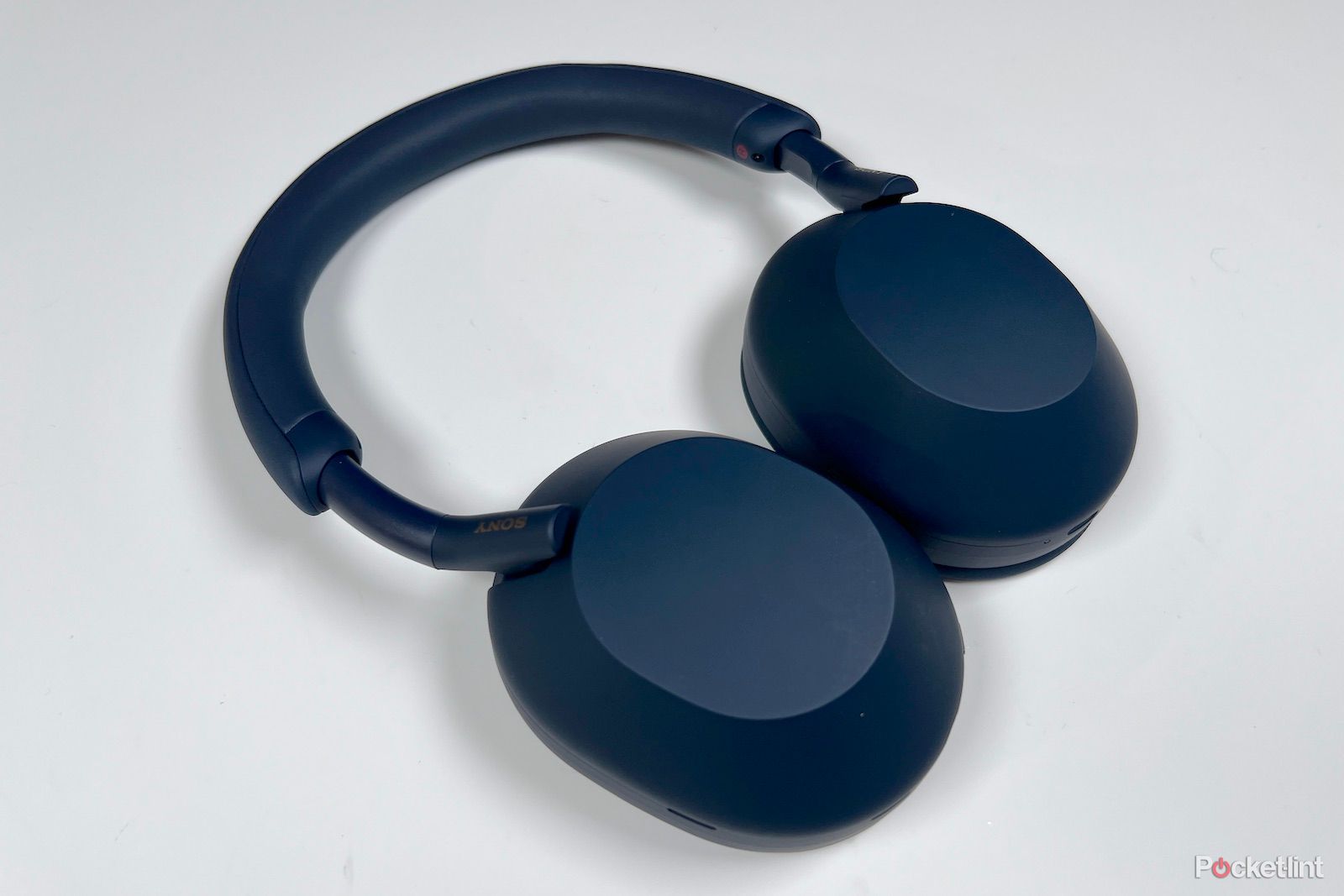 Sony’s WH-1000XM5 are now available in Midnight Blue, and they look incredible