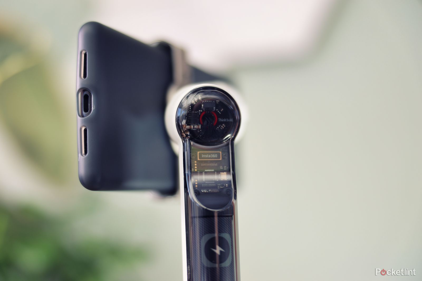 Insta360 Flow announced: an AI tracking smartphone stabilizer with