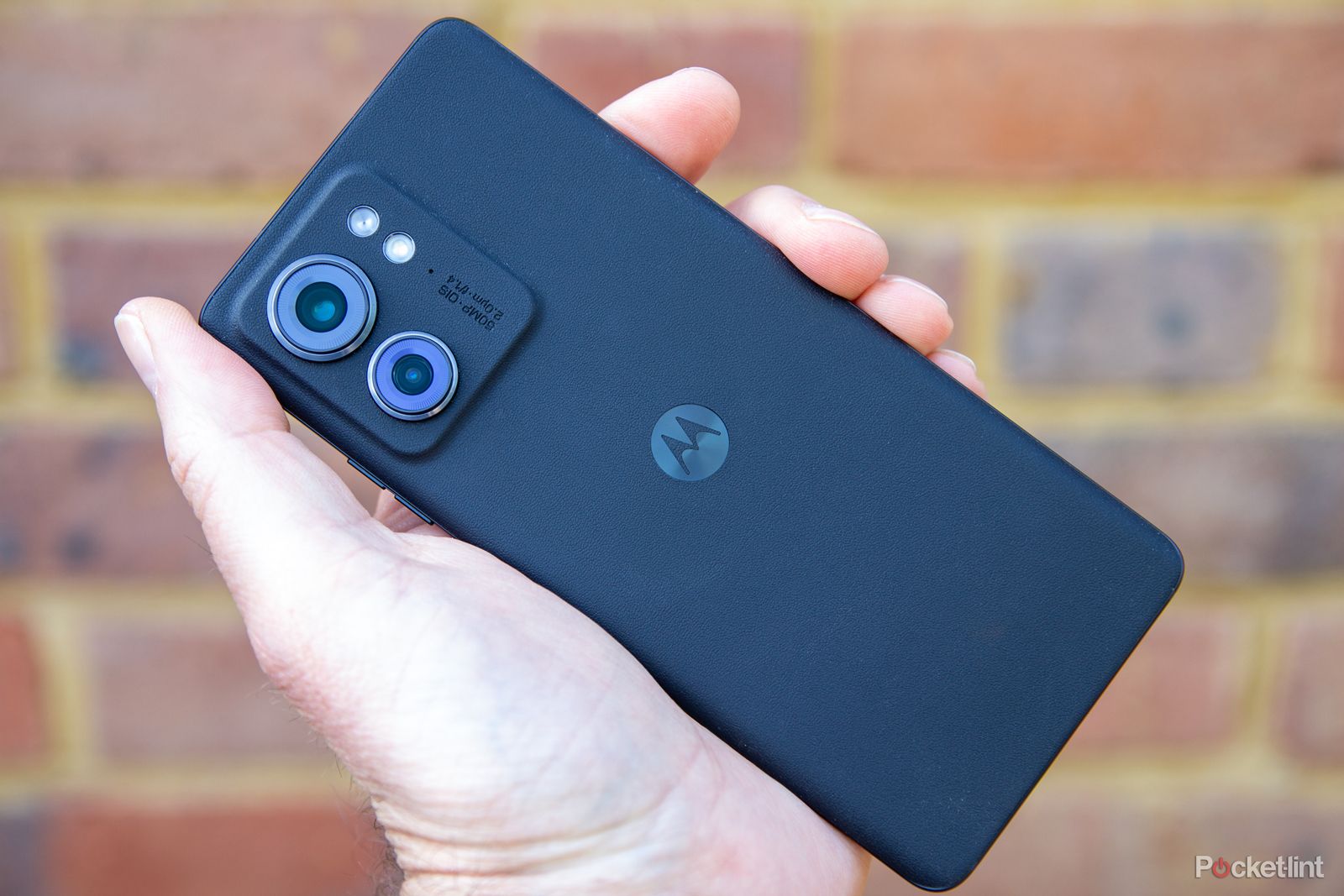 Motorola still makes flagship phones: Meet the Edge 40 Pro