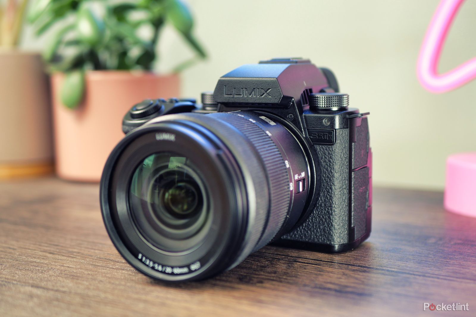 Panasonic Lumix S5IIX hands on: All black everything