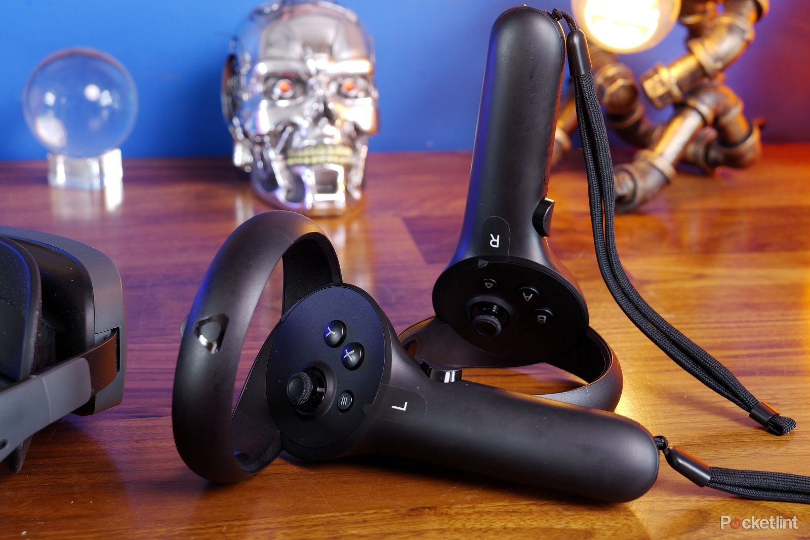 HTC Vive XR Elite Review controllers