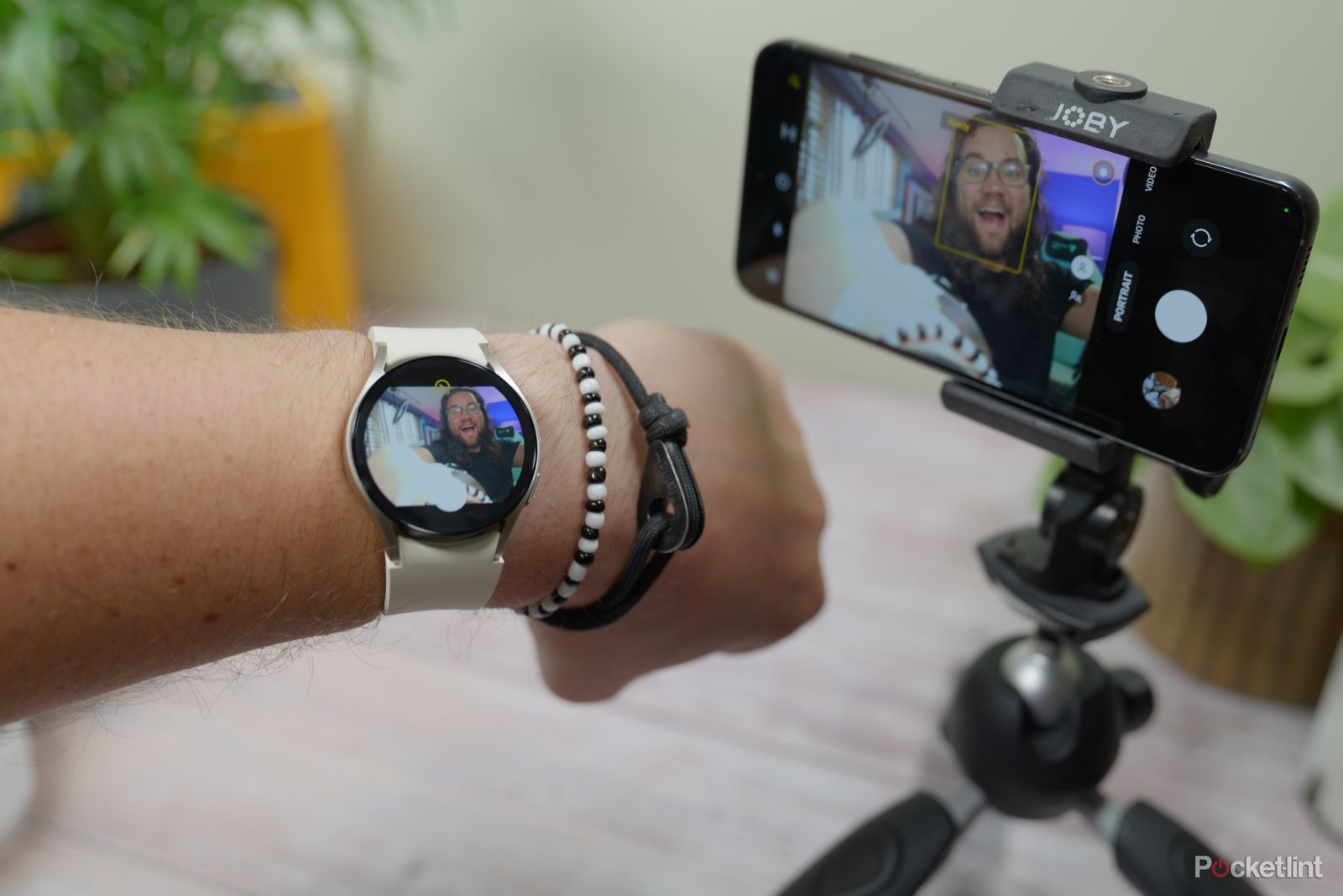 You can control your Samsung phone camera with a Galaxy Watch: Here's how!