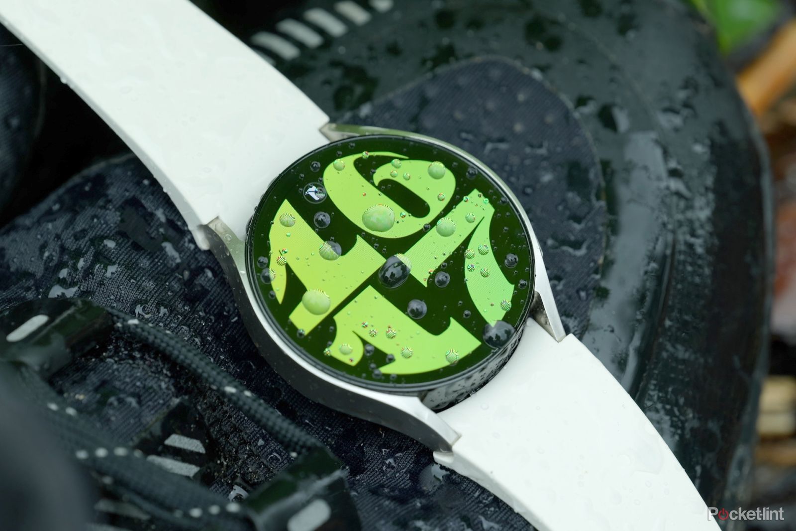 Galaxy Watch 6 water drops close up