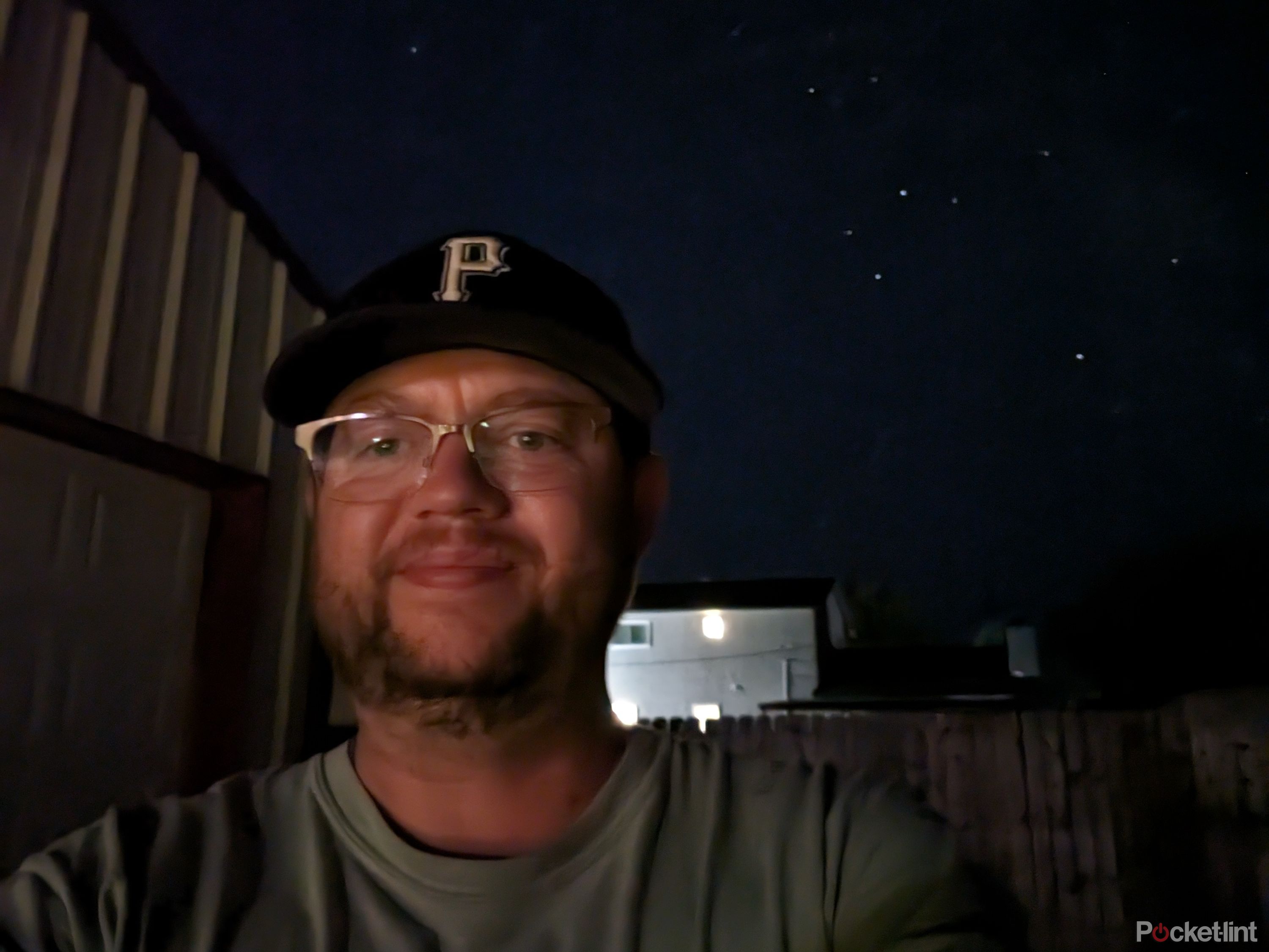 pixel-fold-night-mode-selfie