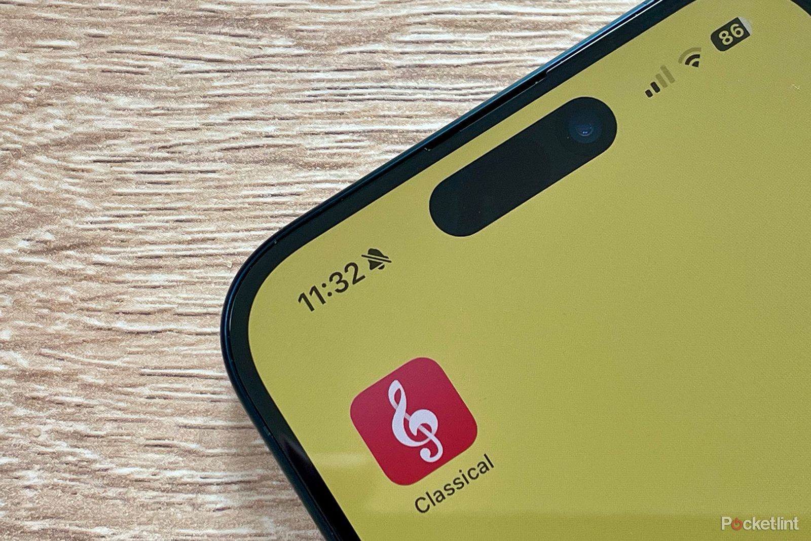 How to hide the silent bell icon on iPhone 15 Pro and Pro Max