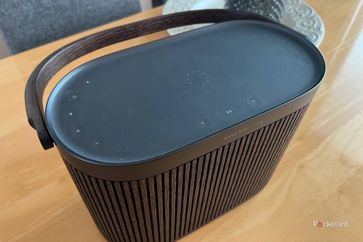【ほぼ新品】Bang & Olufsen BEOSOUND A5 Bang & Olufsen's modular Beosound A5 portable speaker has a