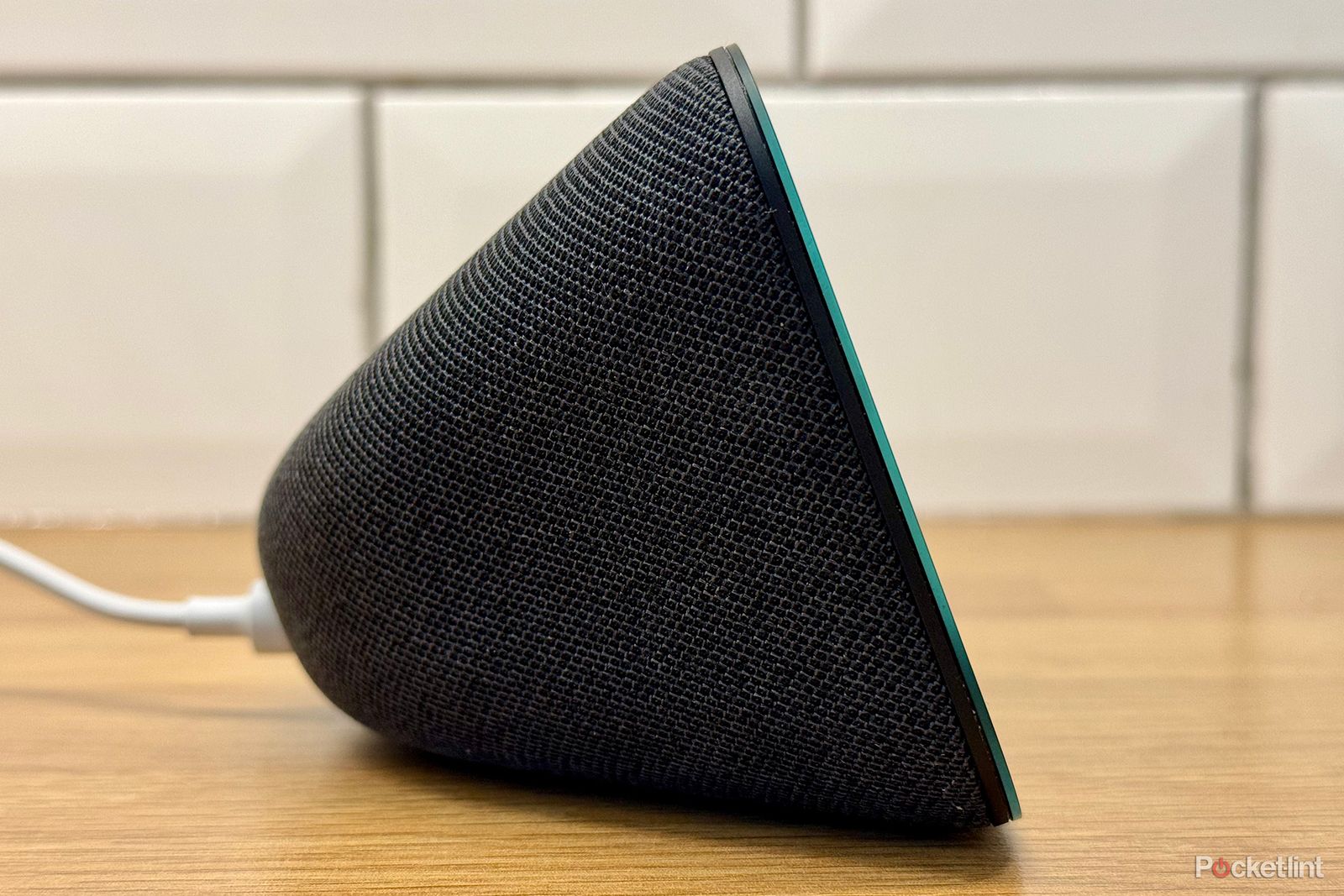 Echo Show 5 2023 side view