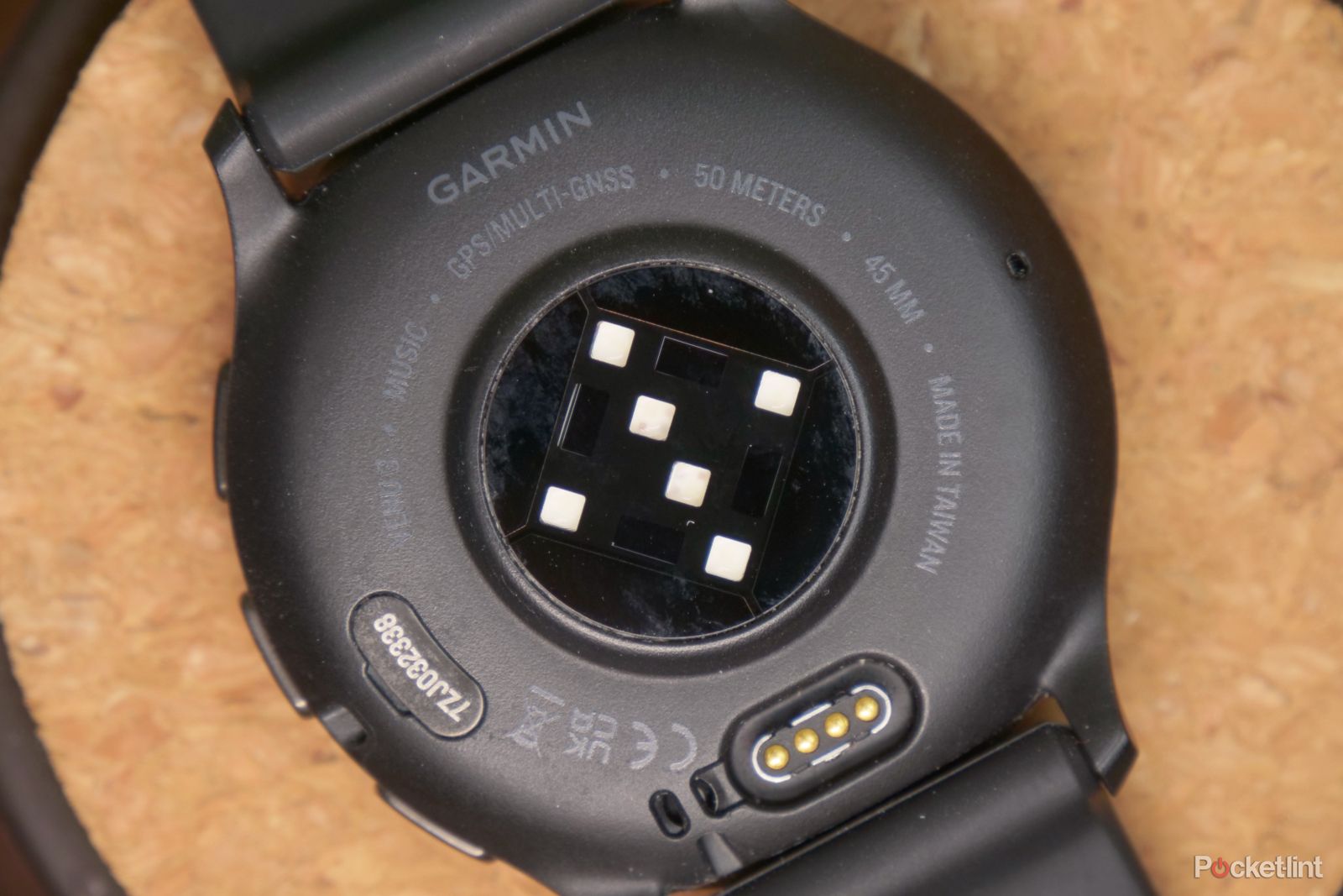 Garmin Venu 3 - sensor closeup