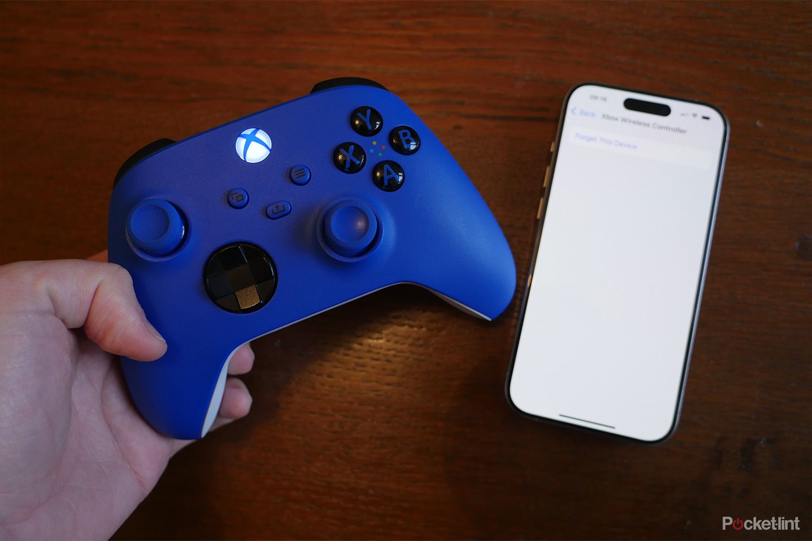 How to connect an Xbox controller to your iPhone