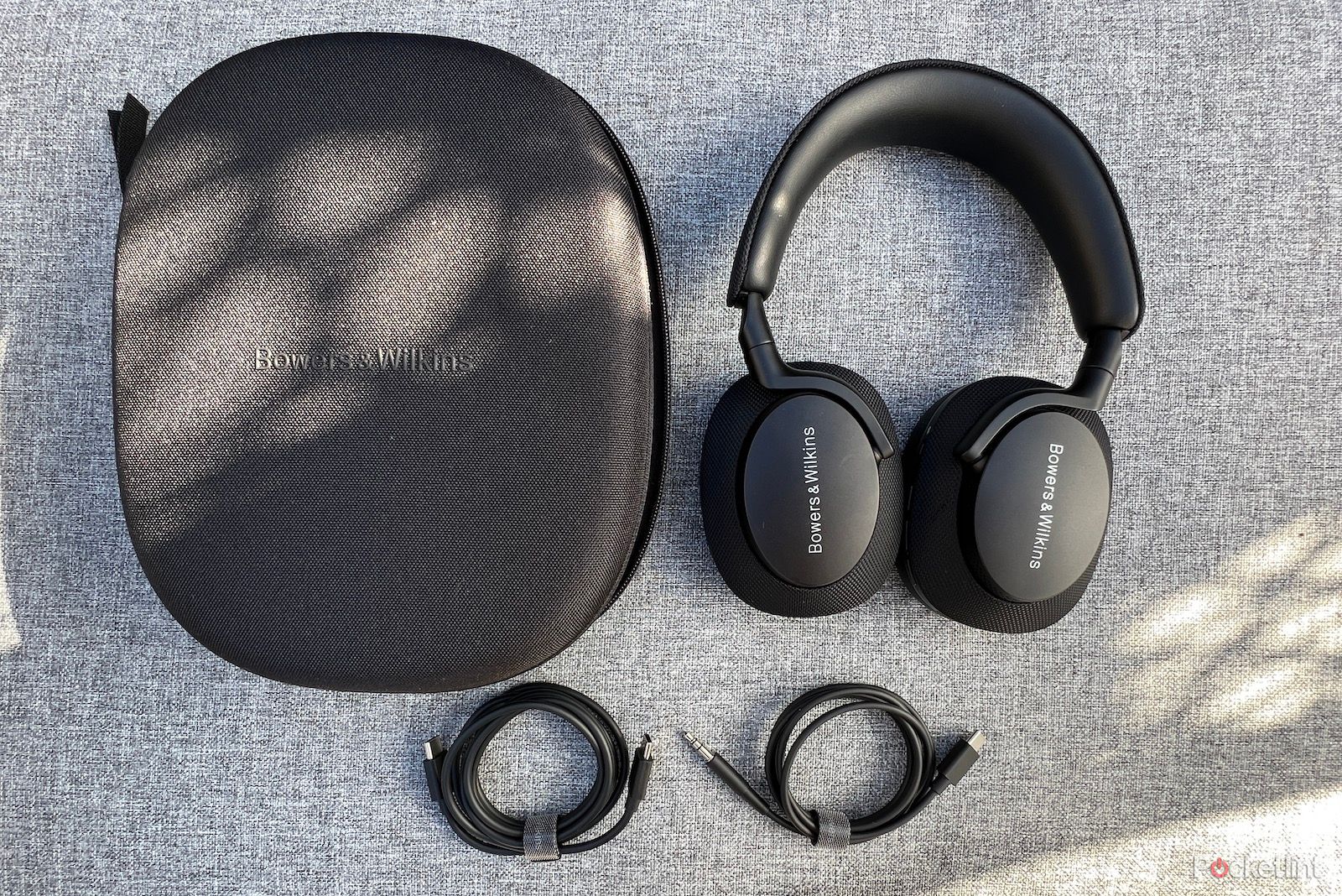  Bowers & Wilkins Px7 S2e Over-Ear Headphones (2023 Model) -  Enhanced Noise Cancellation & Transparency Mode, Six Mics, Bowers & Wilkins  Music App Compatible, 30-Hour Playback Time, Anthracite Black : Electronics