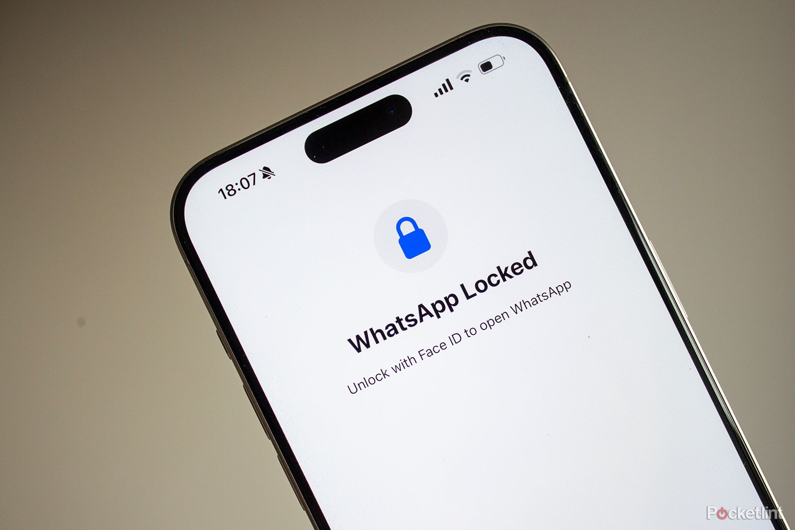 iPhone WhatsApp lock