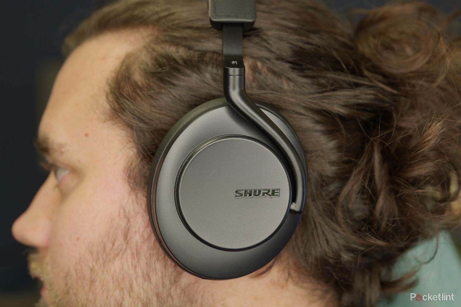 Shure Aonic 50 - on head - side profile