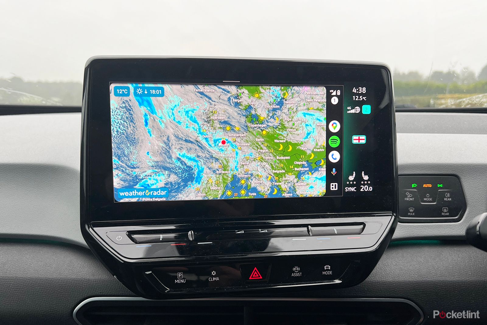 Android auto Weather & Radar app in-car monitor