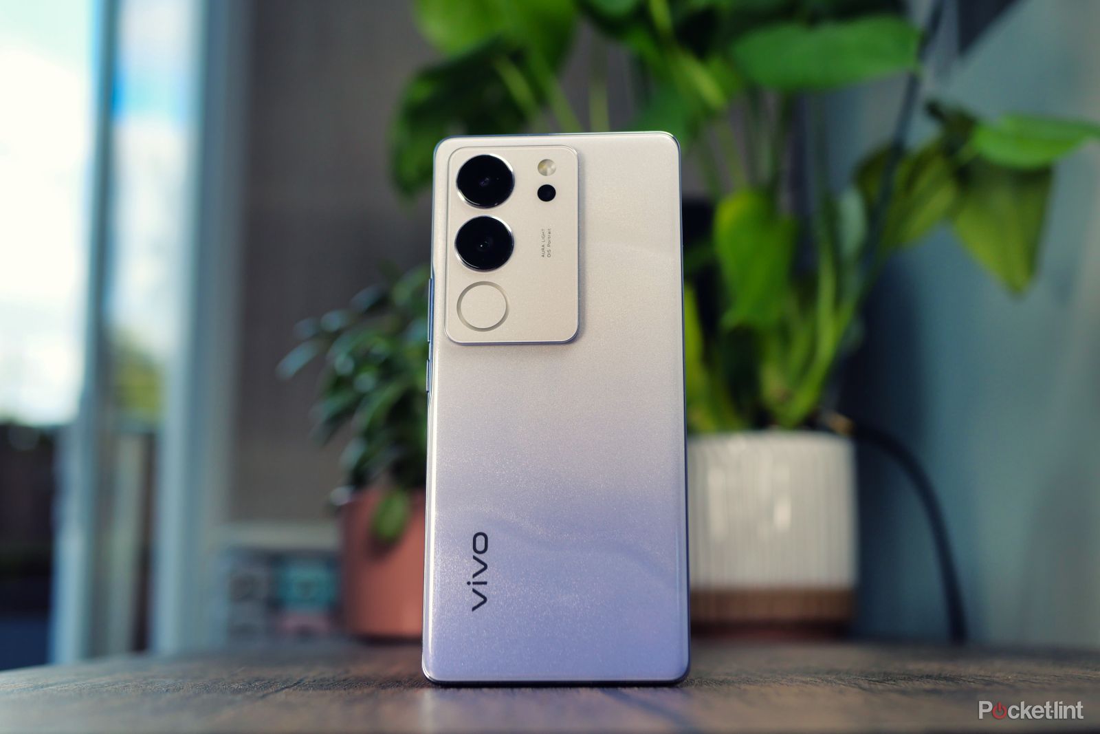 vivo v29 5G review: Aesthetic phone with aura light to match - GadgetMatch