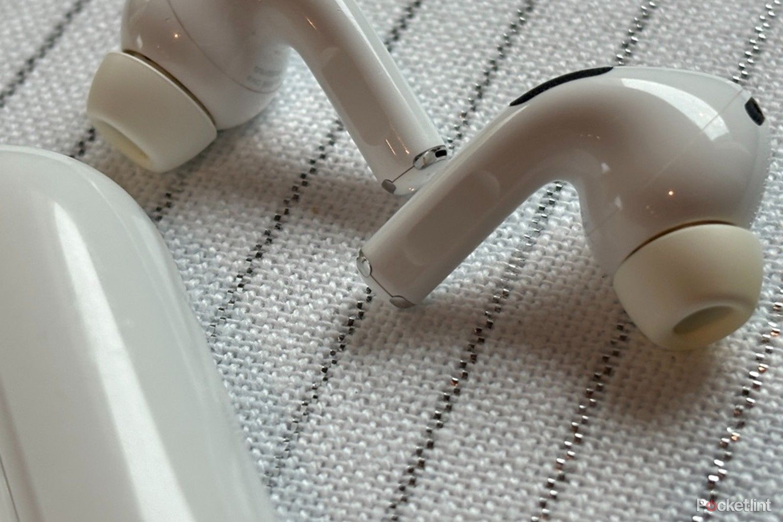 How to control the AirPods Pro 2 s volume without your phone