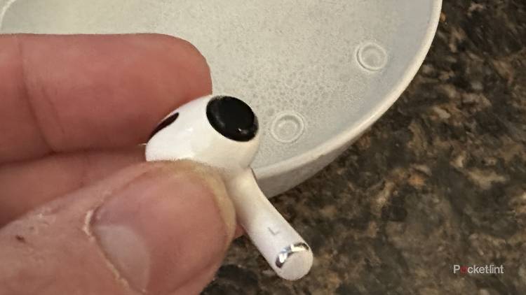 How To Get Water Out Of Airpods Pro Reasons Your AirPods Are Too