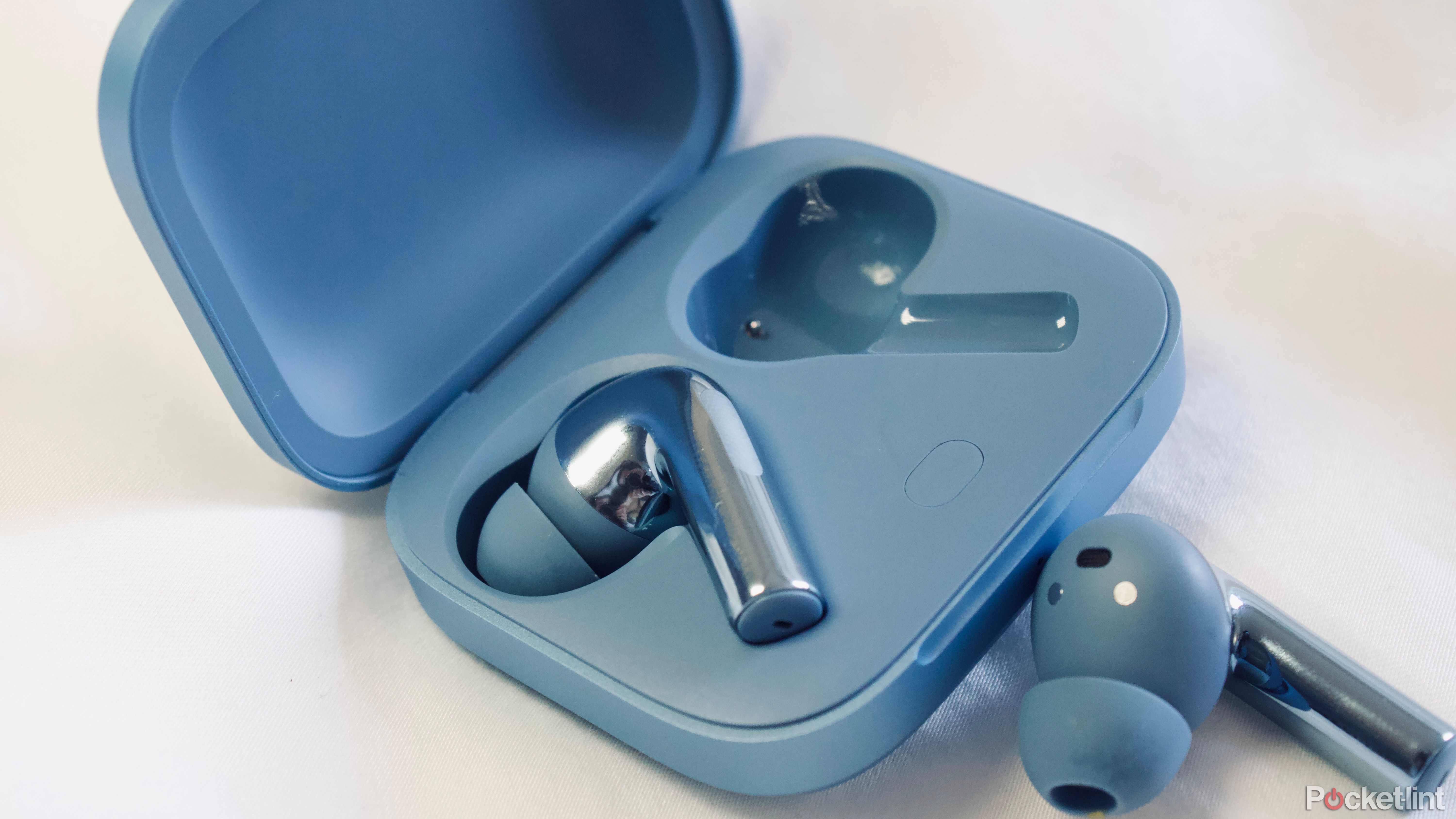 3 reasons OnePlus Buds 3 win over AirPods Pro (and 2 ways they don’t)