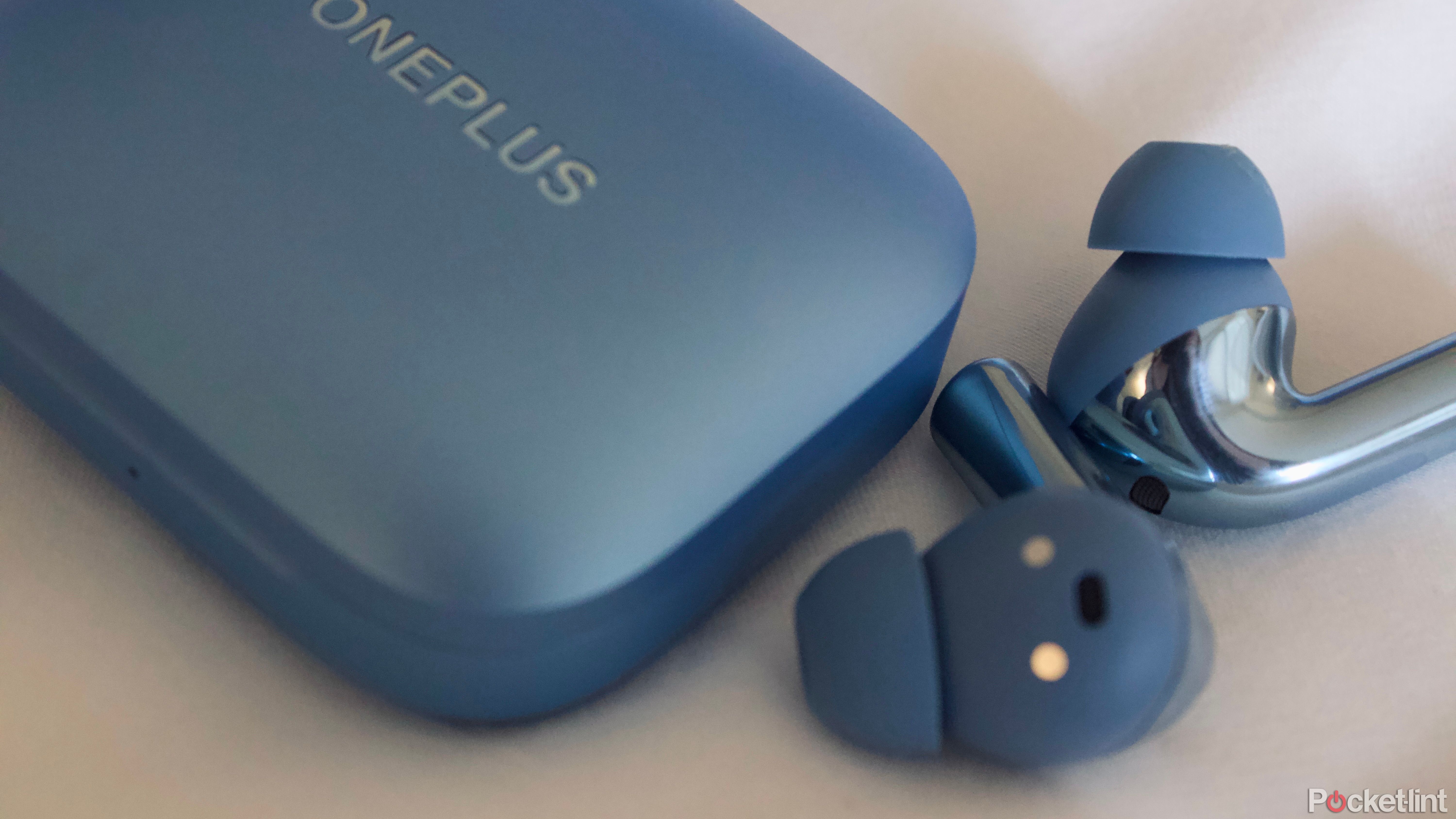 5 reasons to buy OnePlus Buds 3 over AirPods Pro 2