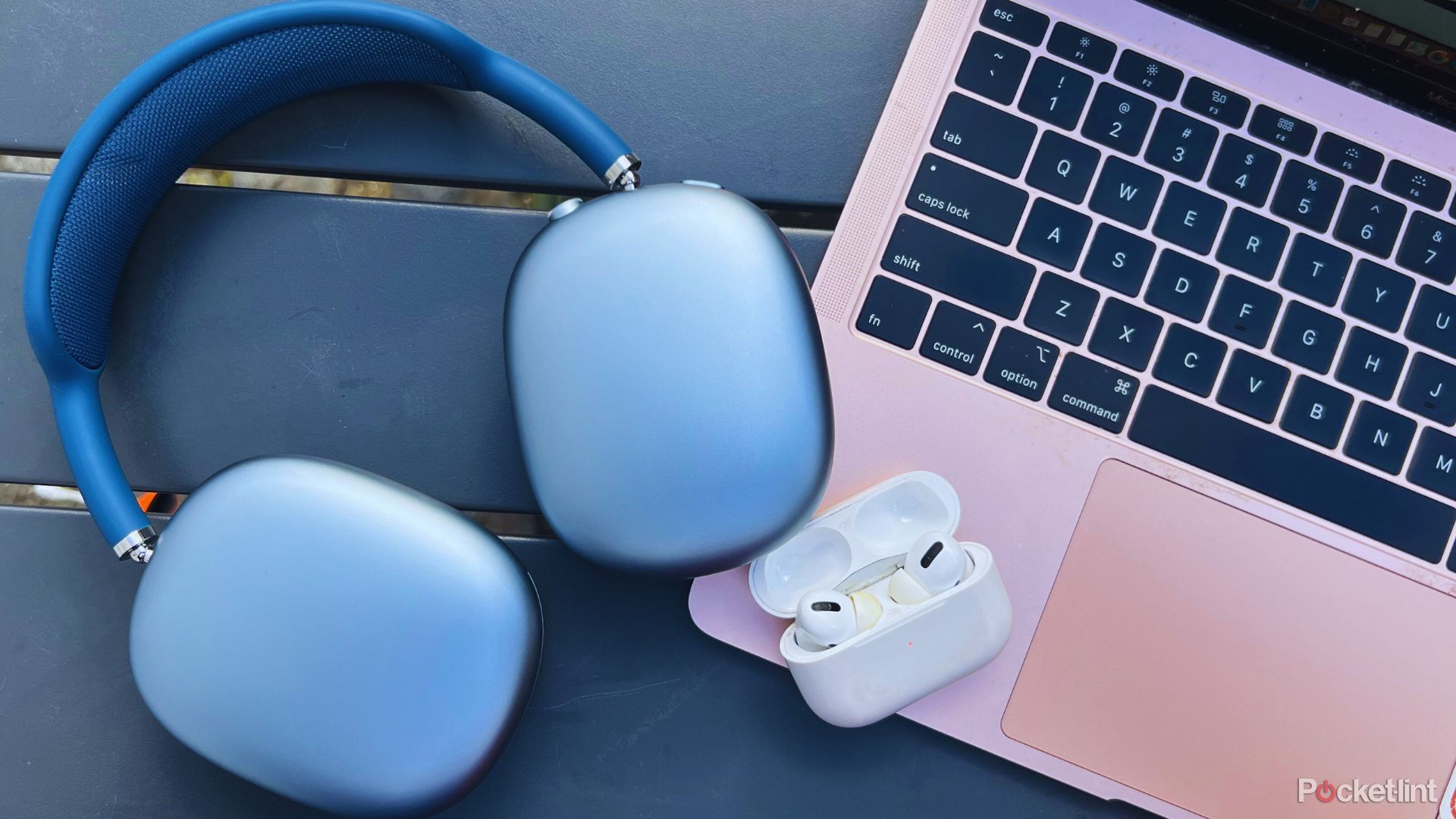Airpods (1)