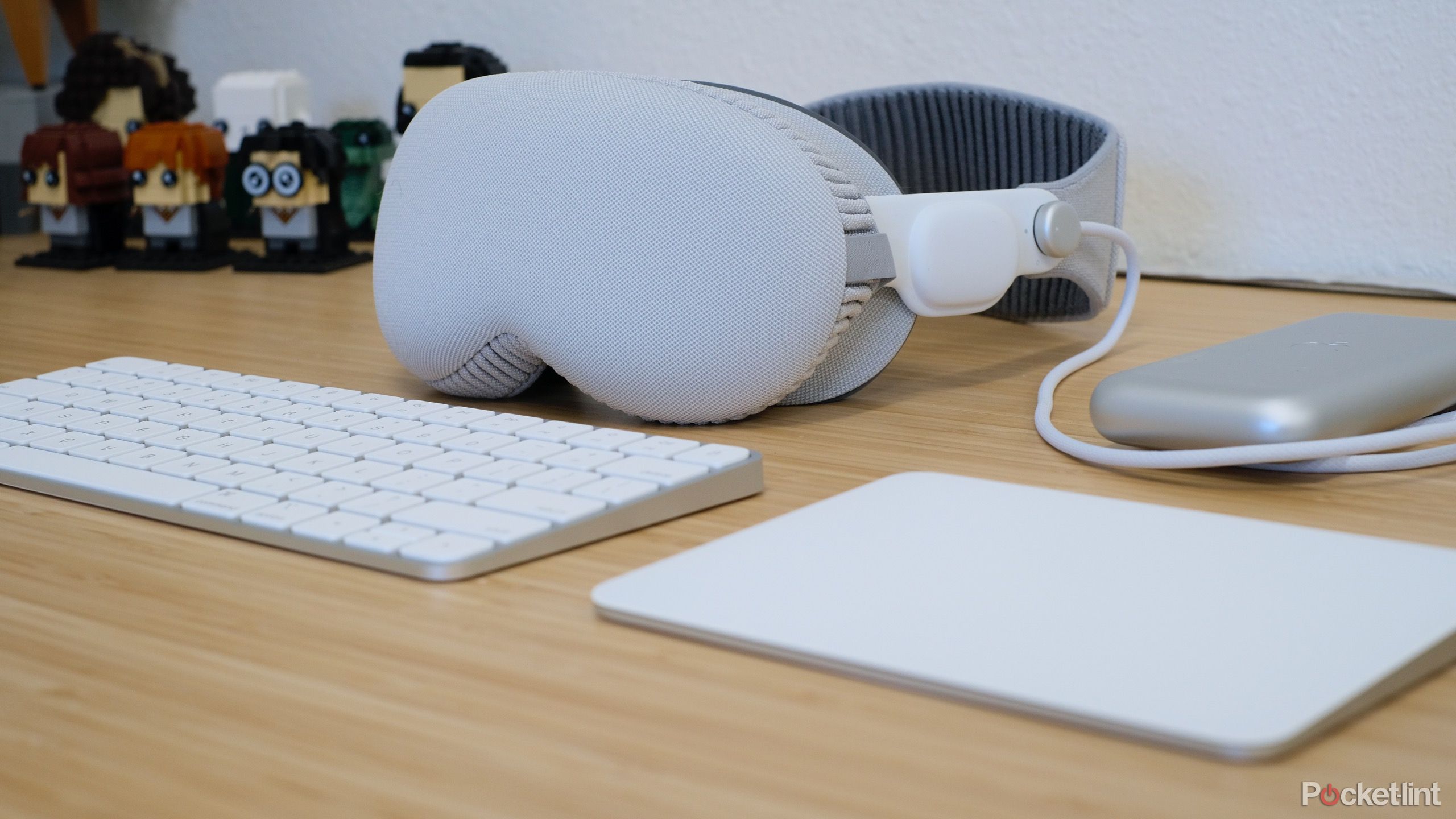 Apple Vision Pro Keyboard Trackpad