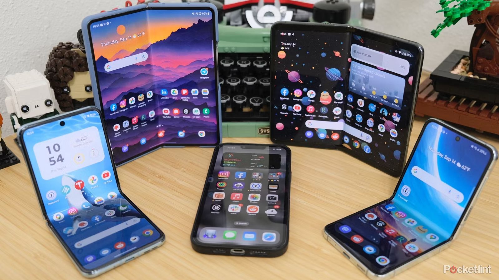 foldable phones with an iPhone 13 Pro max-2