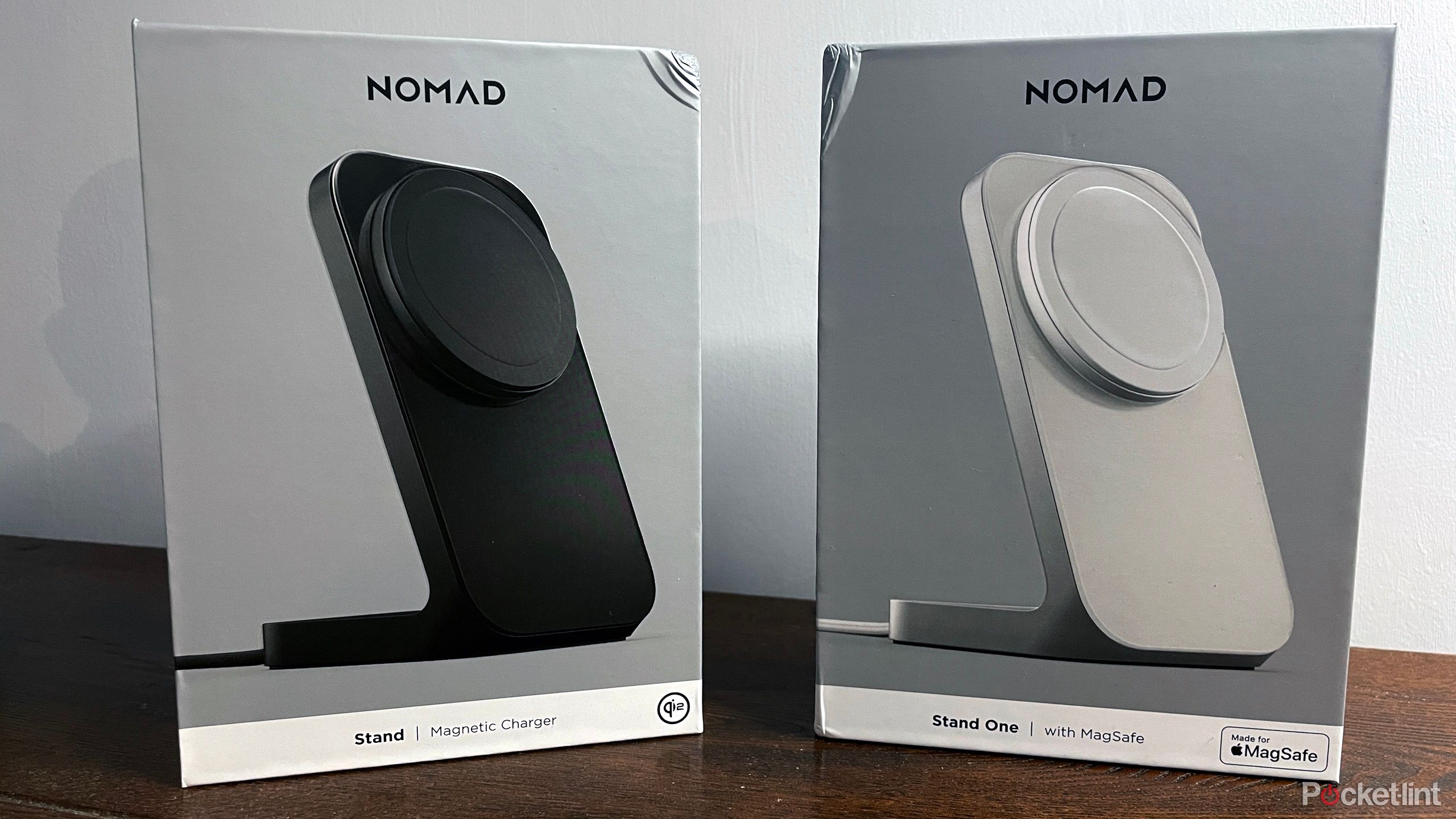 nomad-charging-magsafe-stand-vs-qi2-stand-packaging