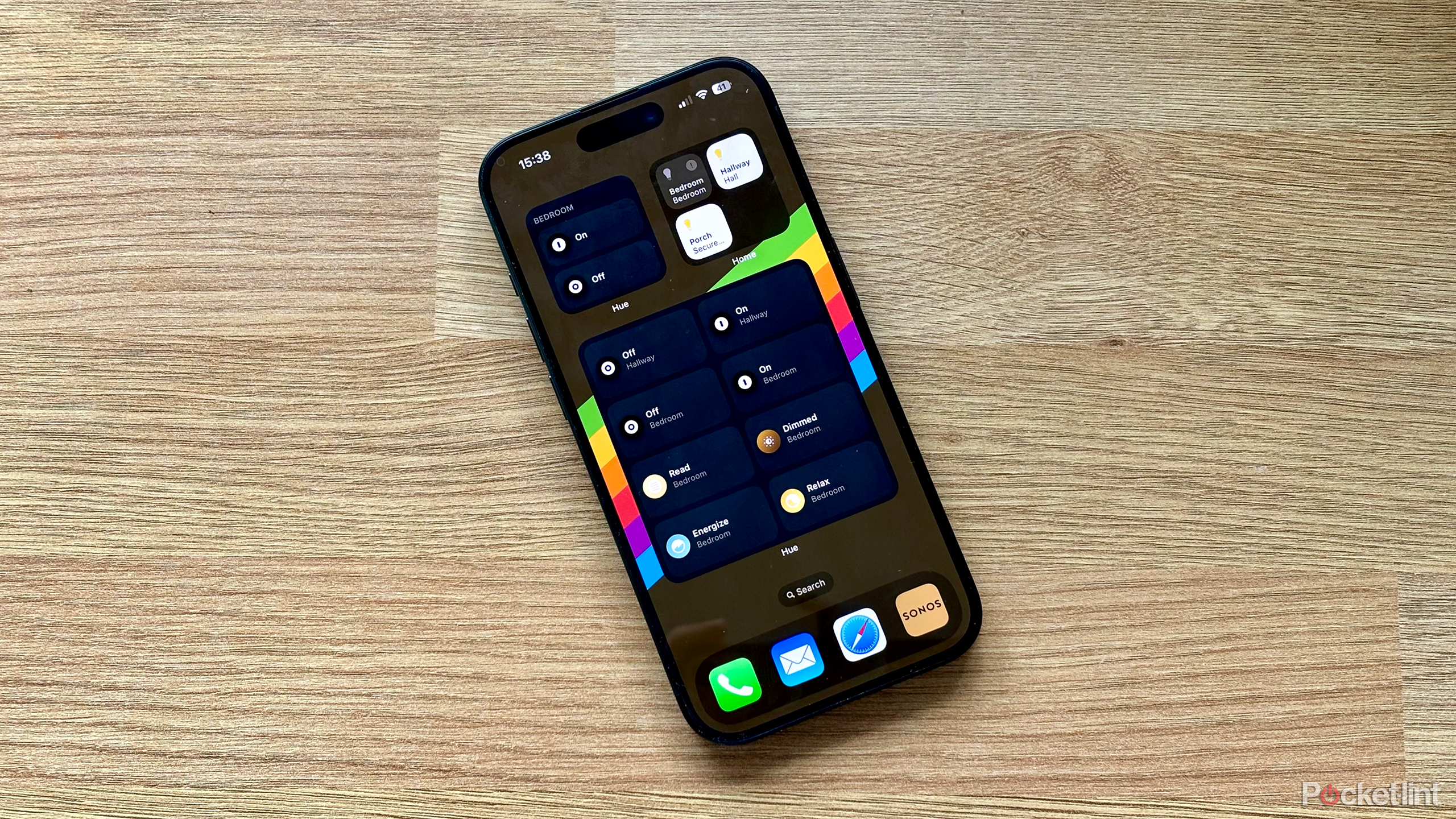 philips hue widgets on iphone 15 pro home screen