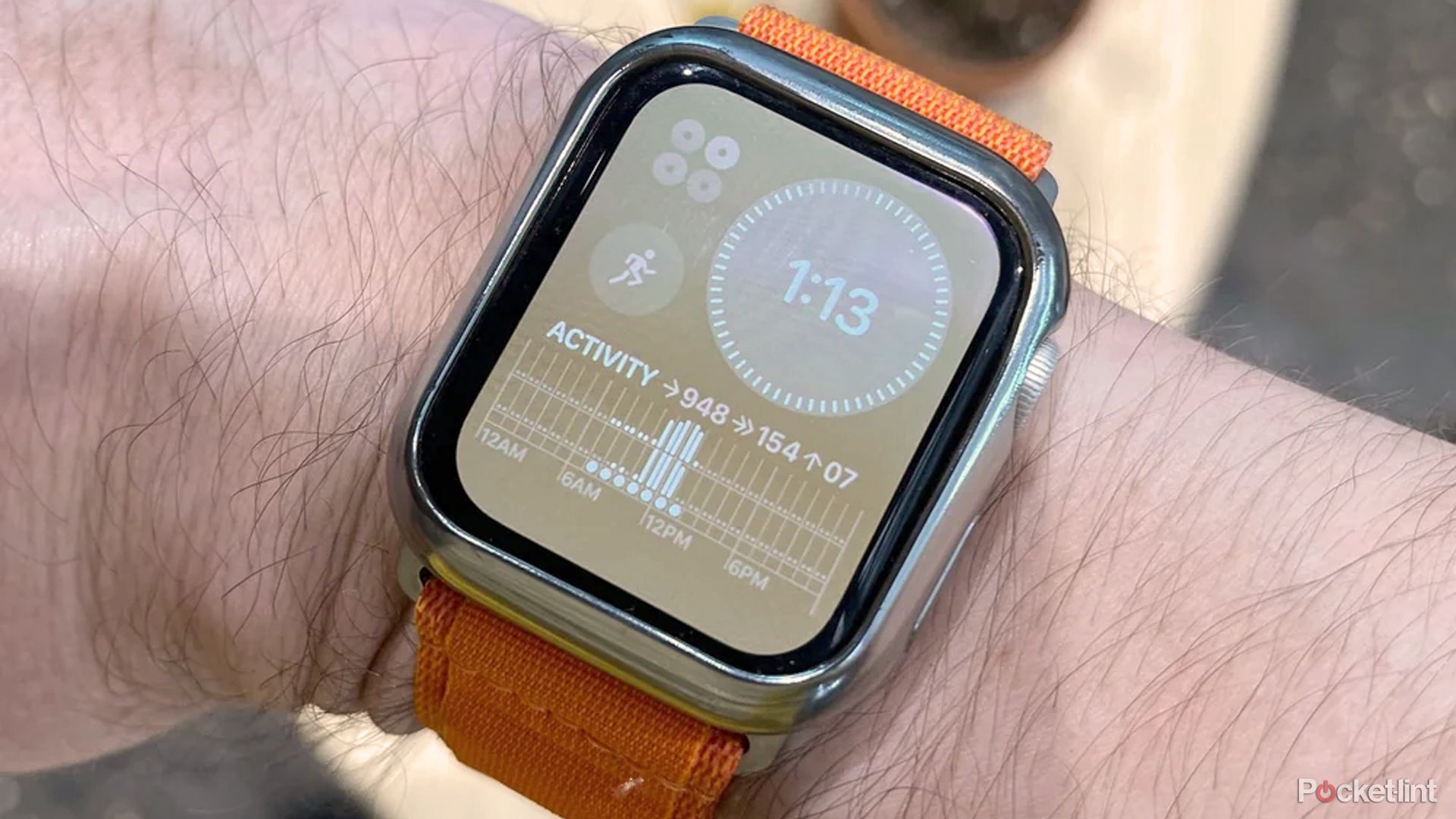 An Apple Watch Series 6 using a Modular Compact watchface.