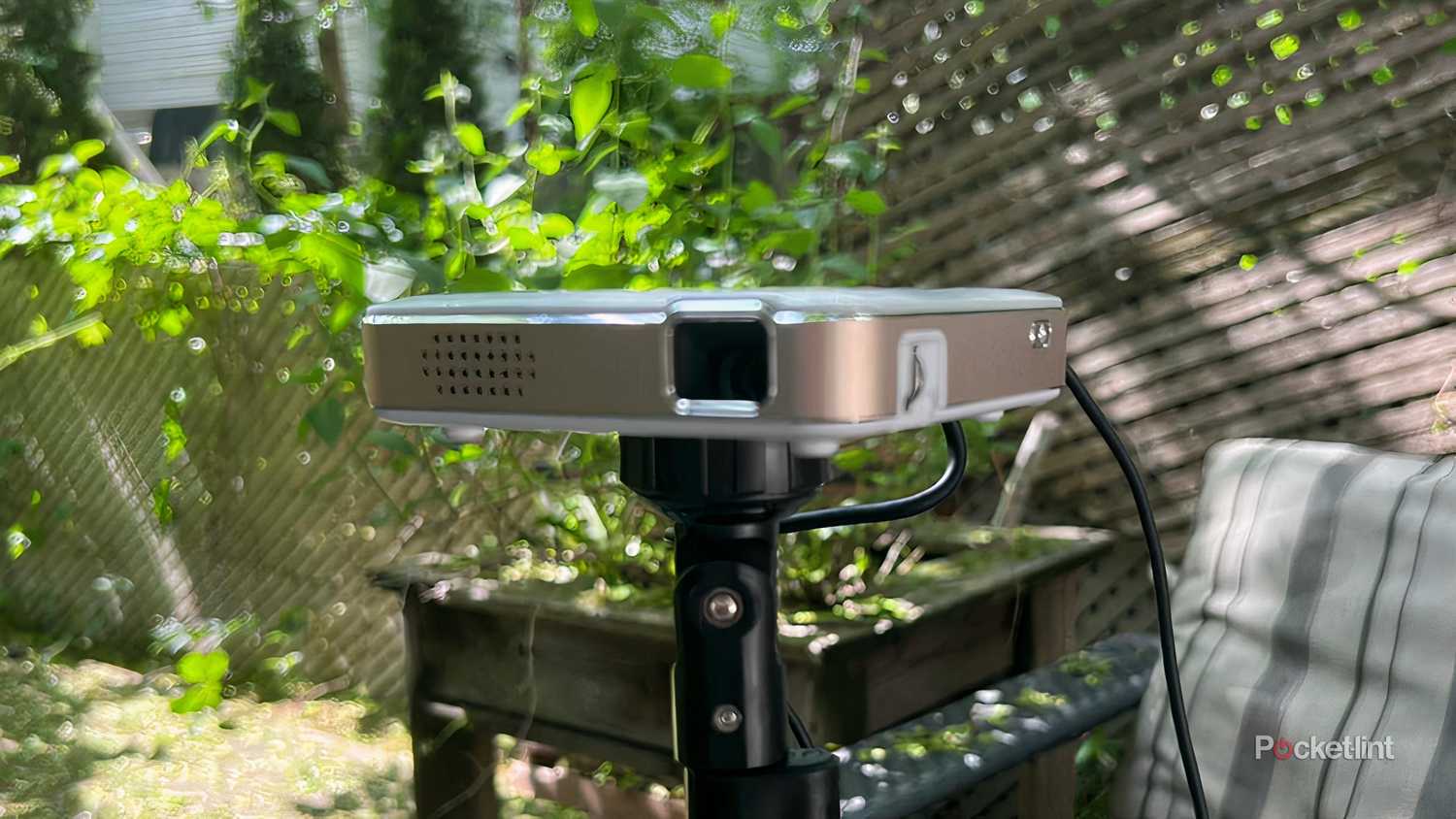 Kodak Luma 150 projector on tripod