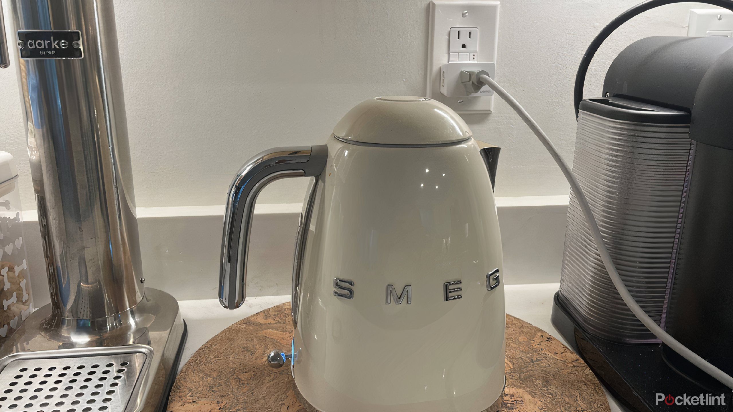The Wemo smart plug with a kettle plugged in