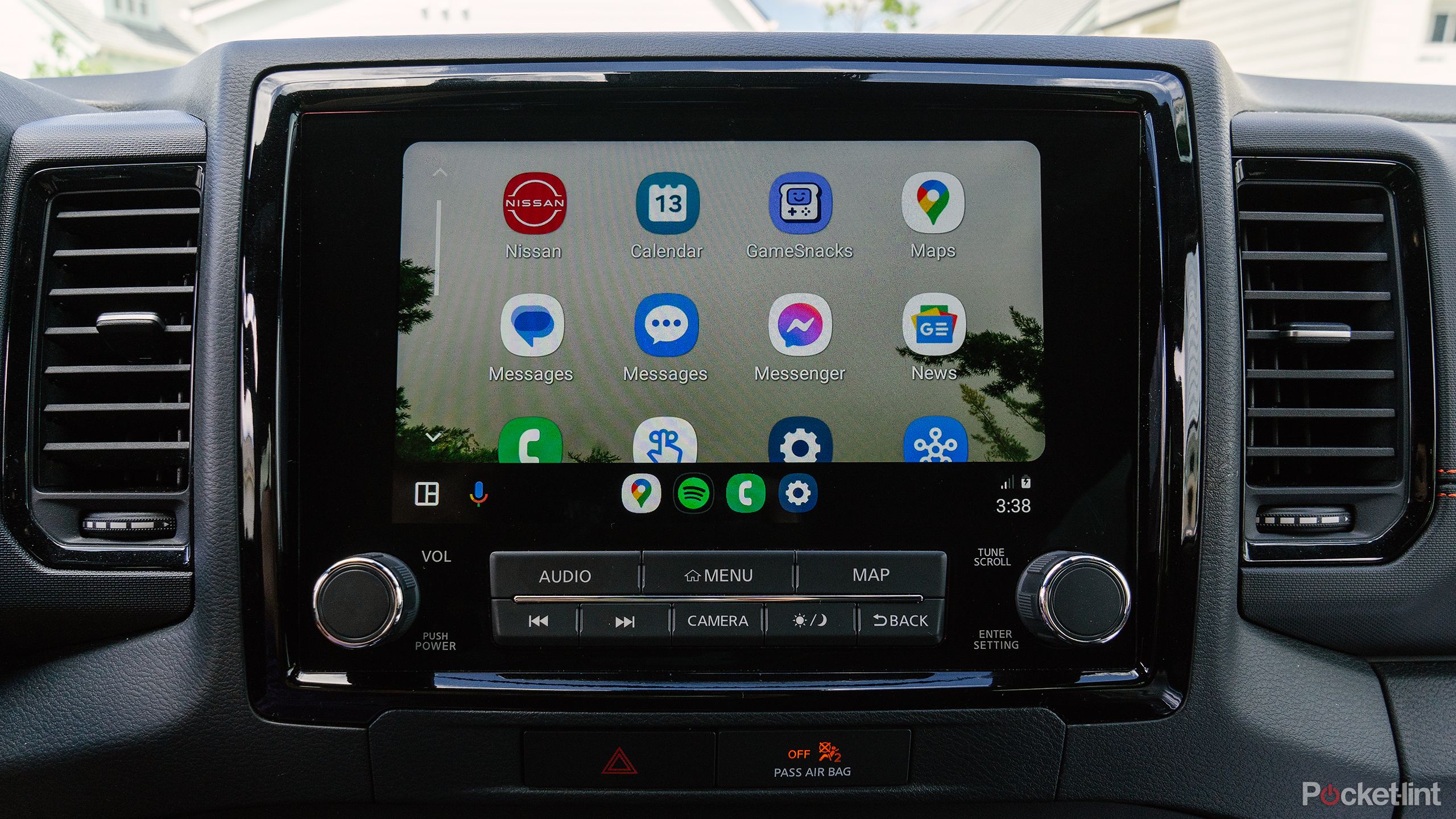 A display shows Android Auto
