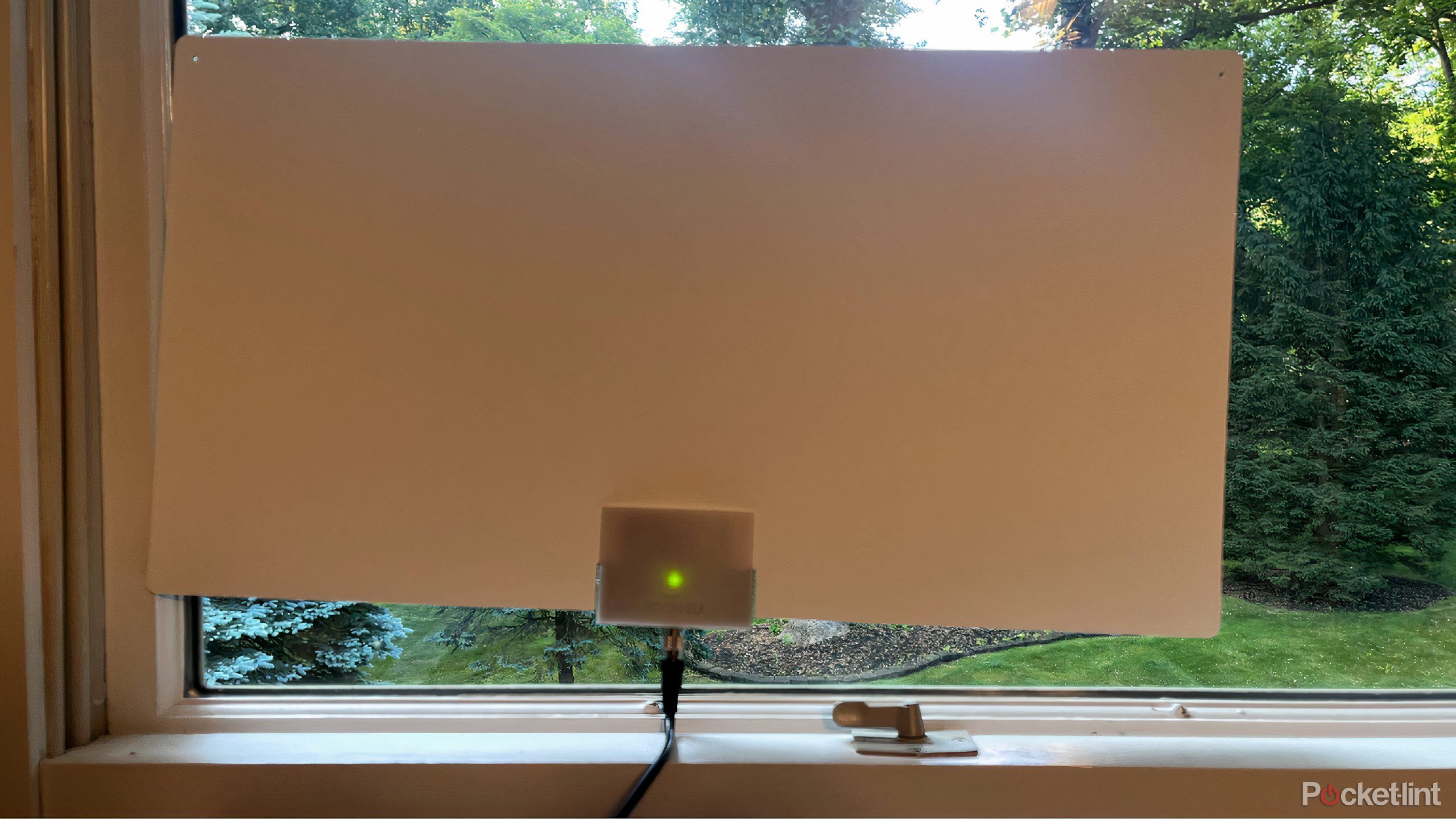 Mohu Leaf Supreme Pro on a window