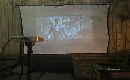 Outdoor-movie-projector-spider-man-02