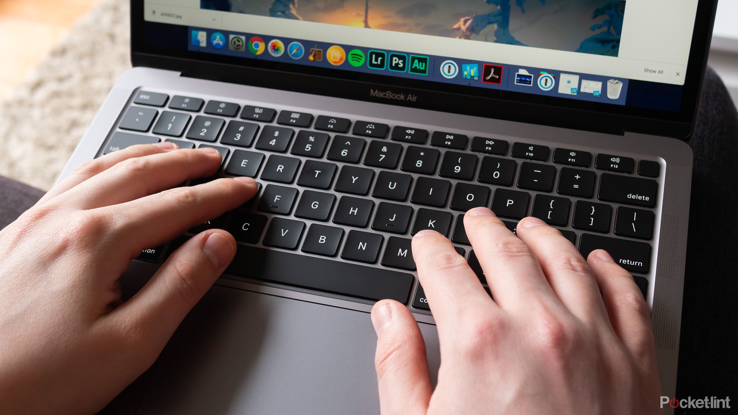 MacBook Air com teclado borboleta da Apple