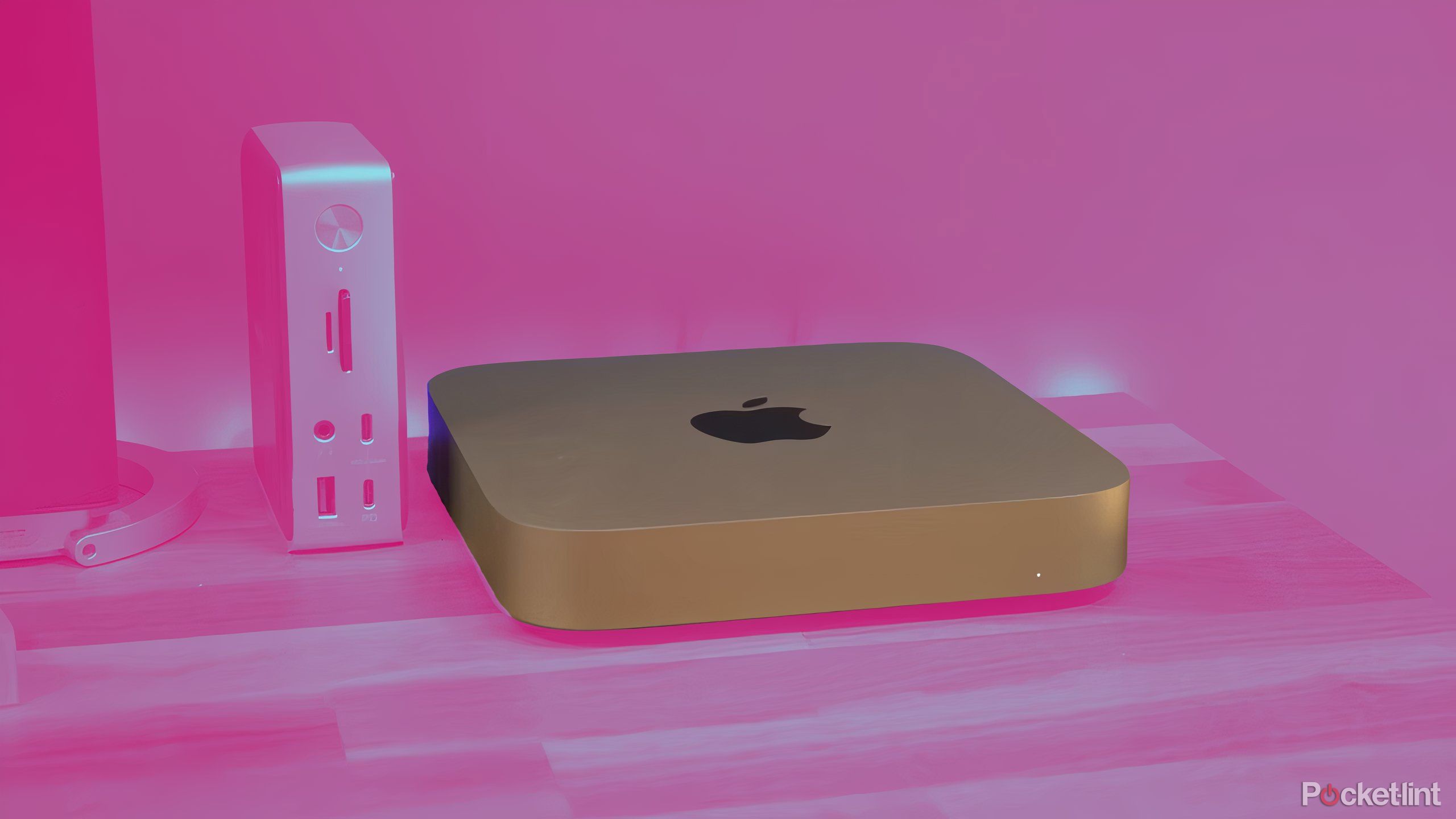 The M1 Mac mini on a desk.