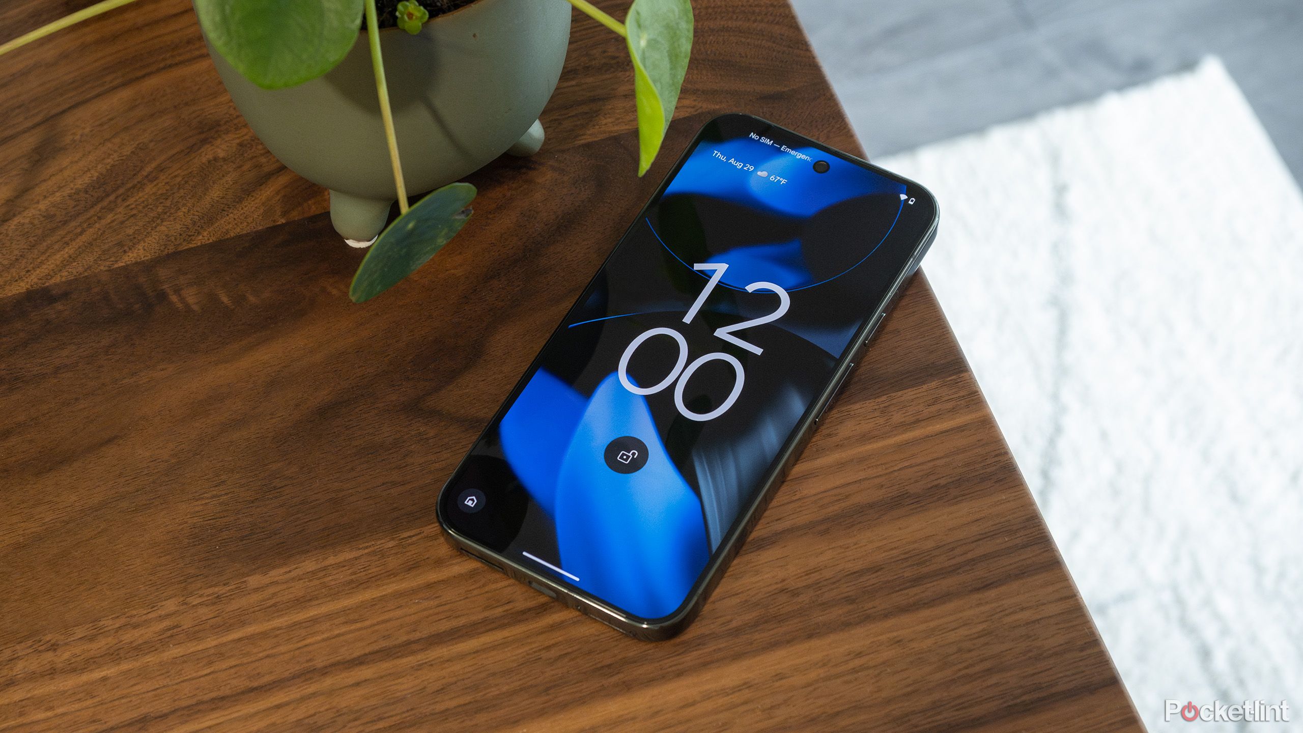 Defect alert: Some Pixel 9 Pro XL users are experiencing a strange camera tilt