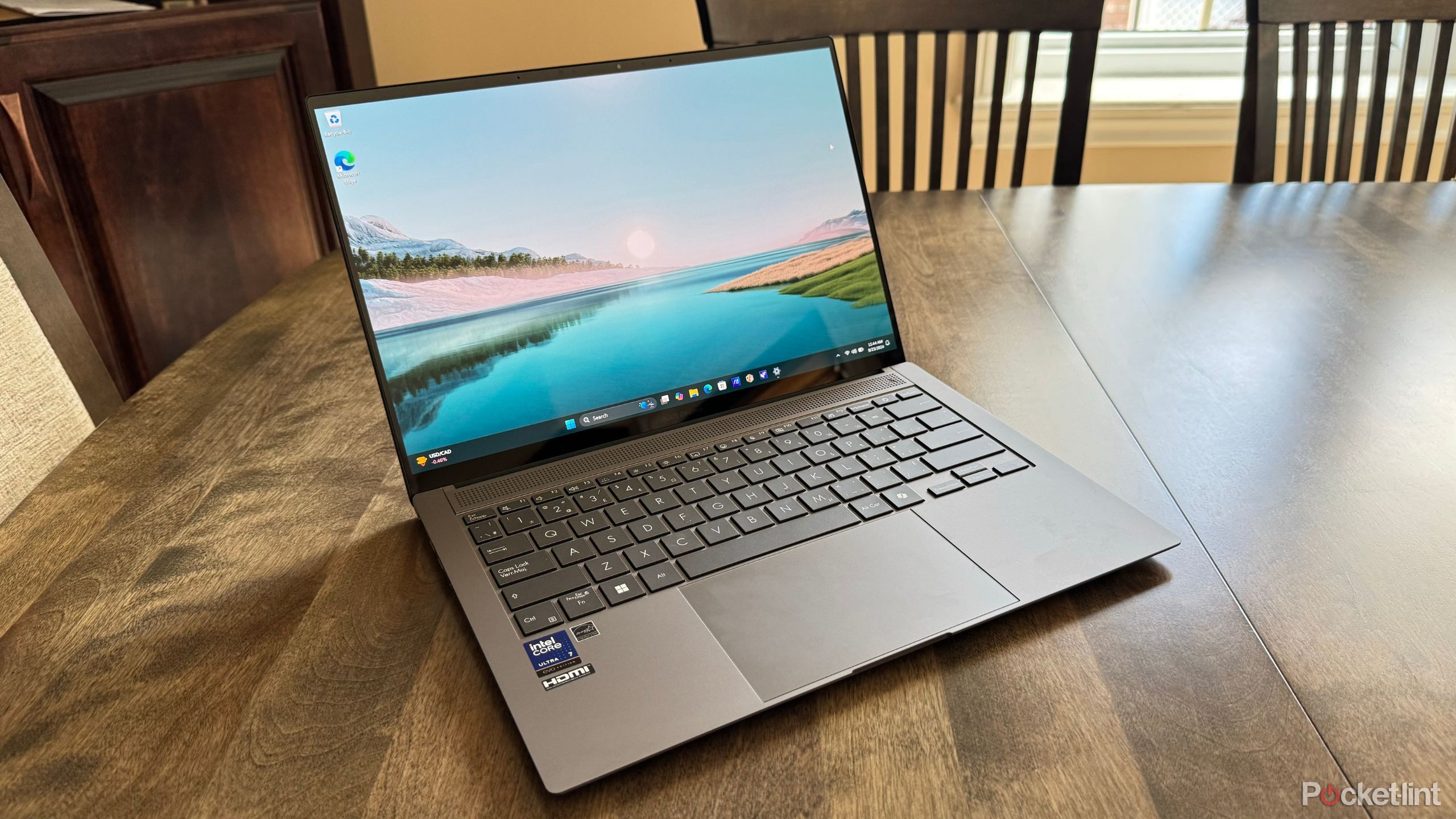 Asus Zenbook S 14 open