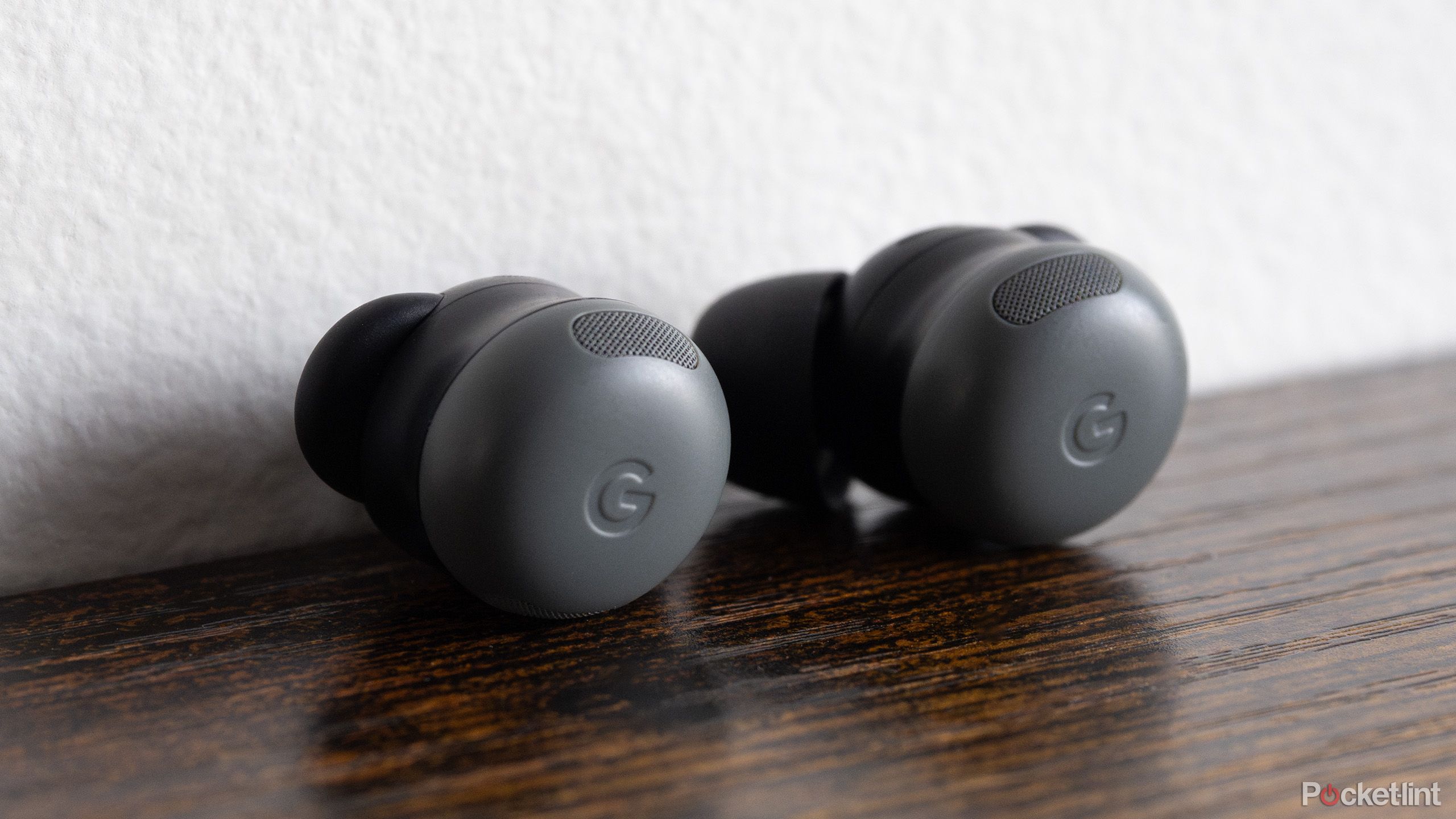 Pixel Buds Pro 4 side