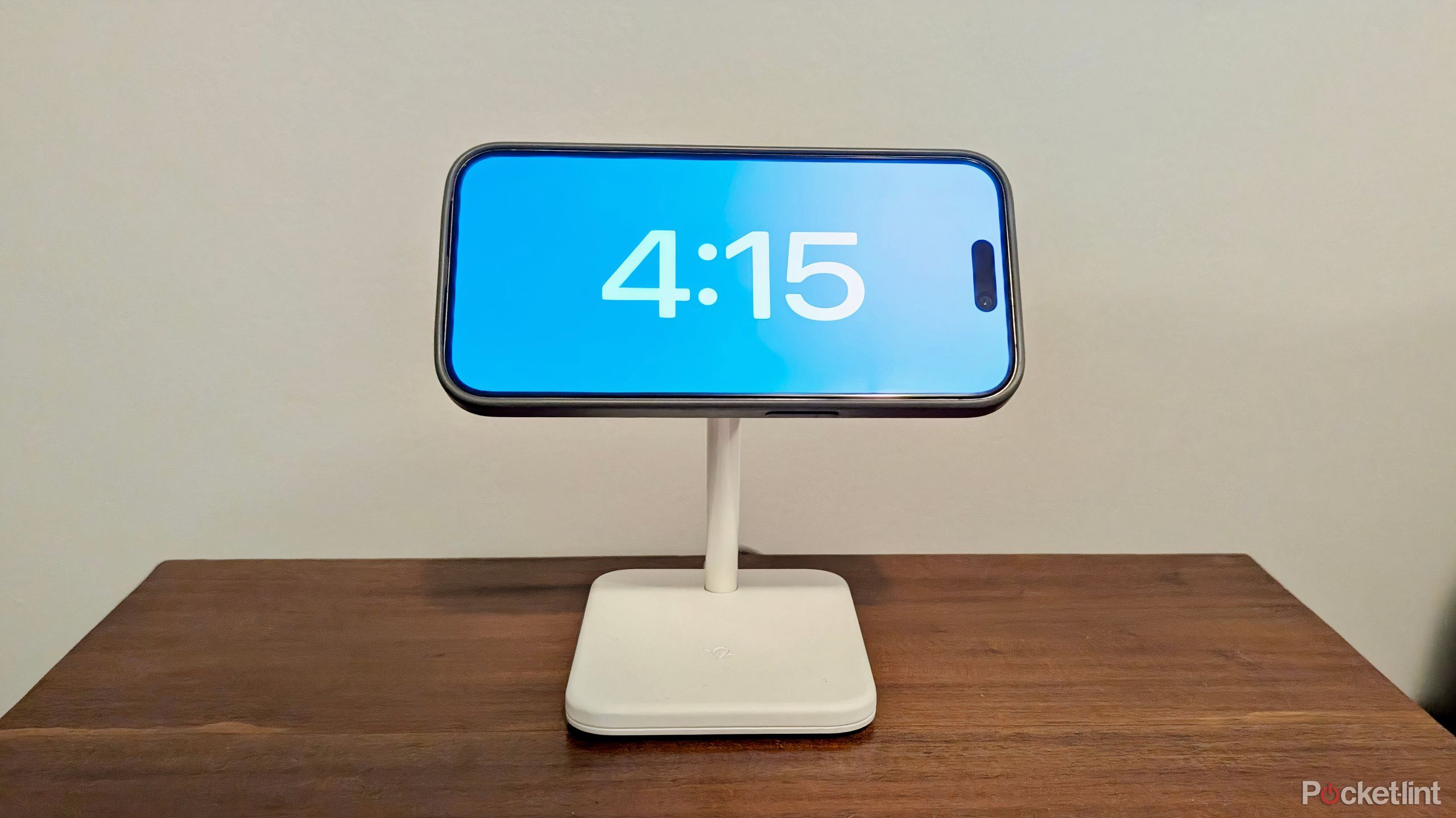 The Twelve South HiRise 2 Deluxe review: more than just a Qi2 charger