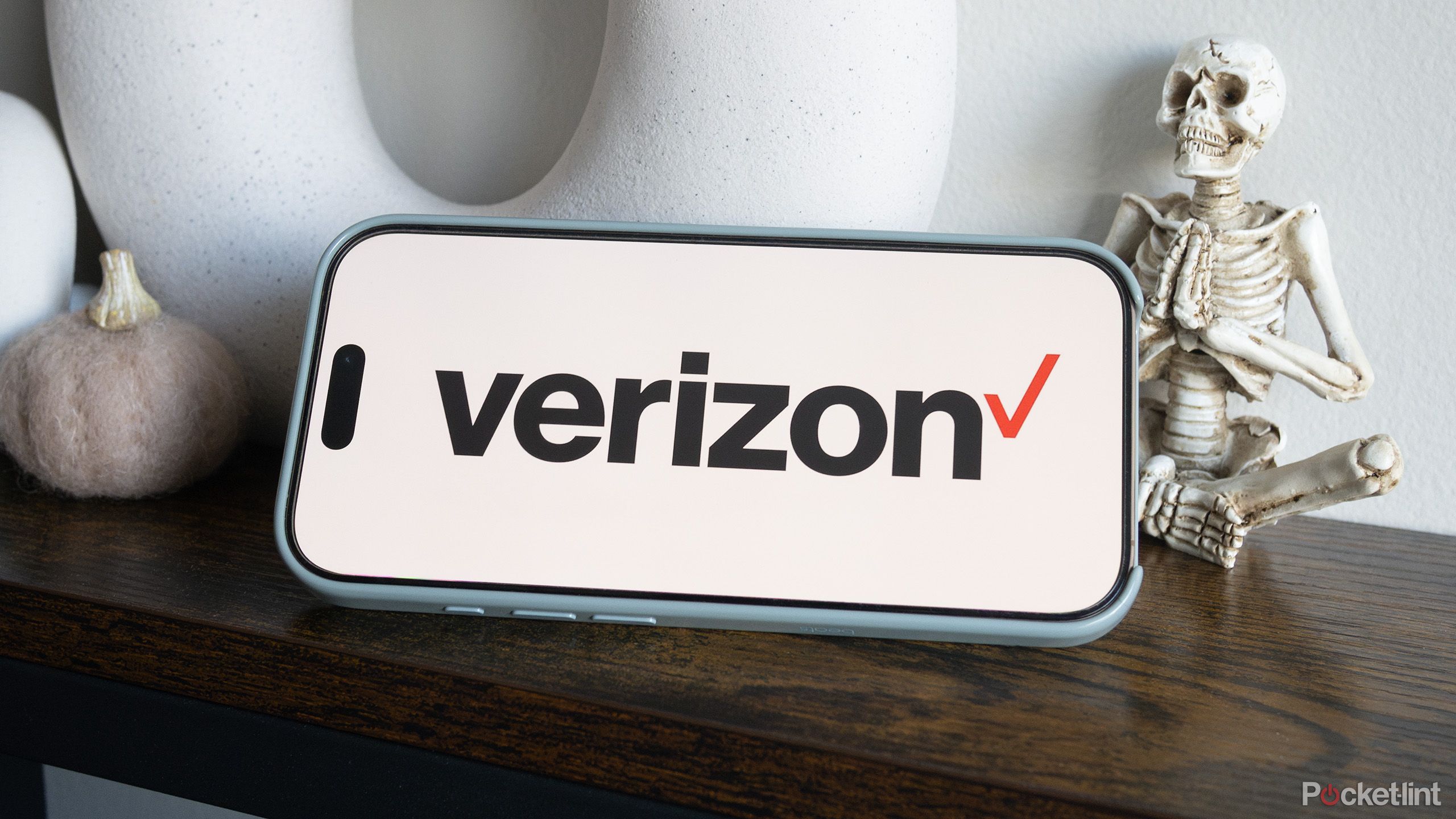 Follow these steps to switch off of the soon-to-be-discontinued Verizon Messages+ app