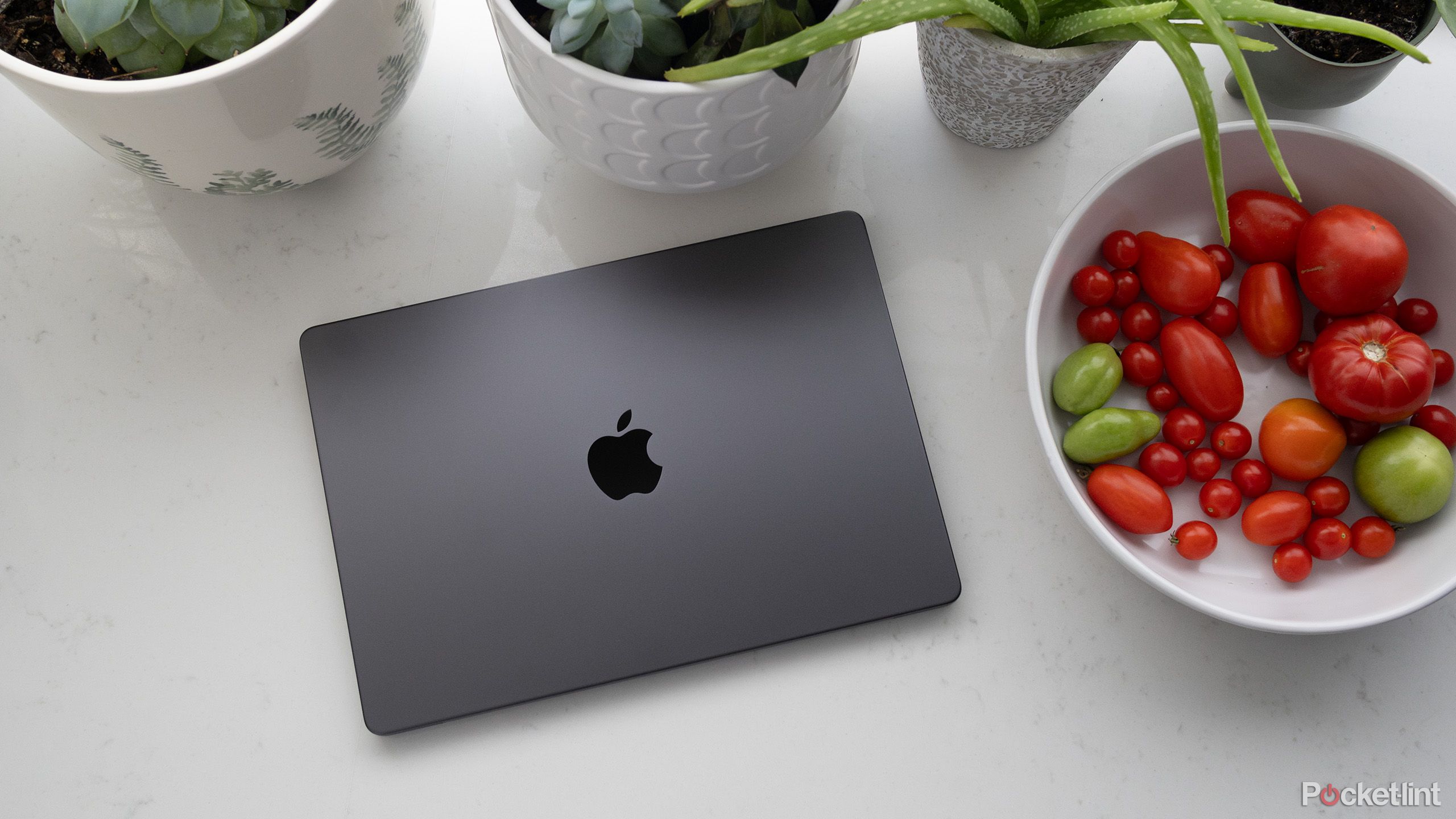 MacBook Pro M4 đã đóng cửa