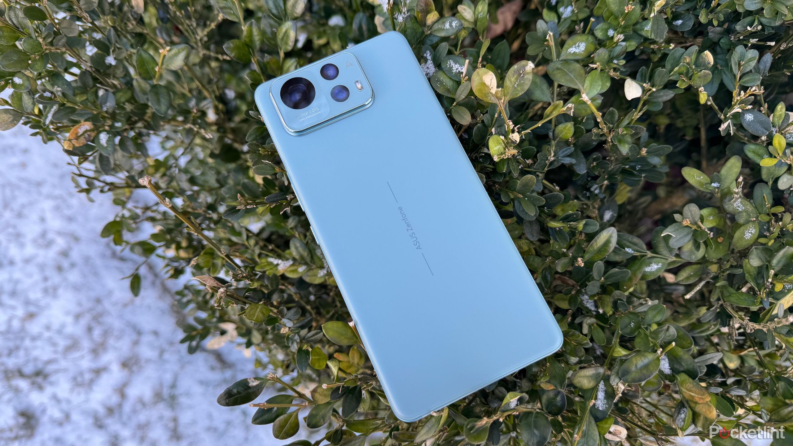 Asus Zenfone 12 Ultra beauty shot