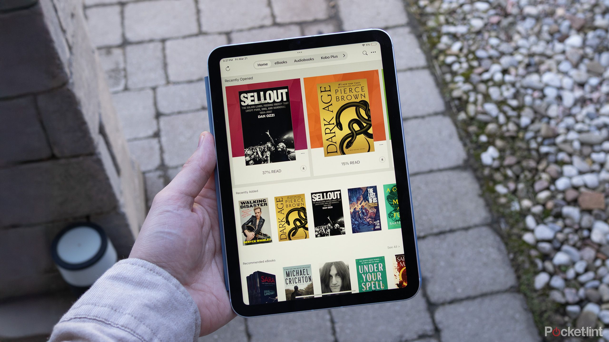 The iPad wants to replace your Kindle e-reader – but should it?