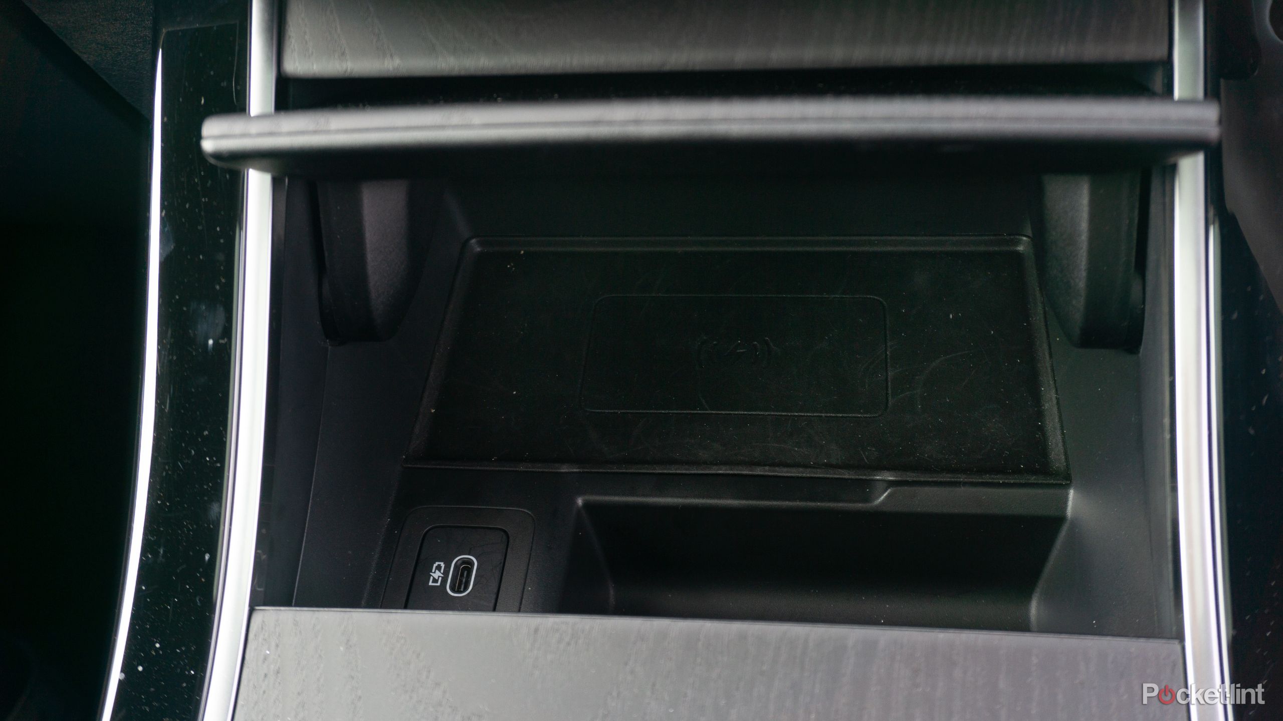 The Range Rover Velar is a stylish SUV, but it's not worthy of the badge