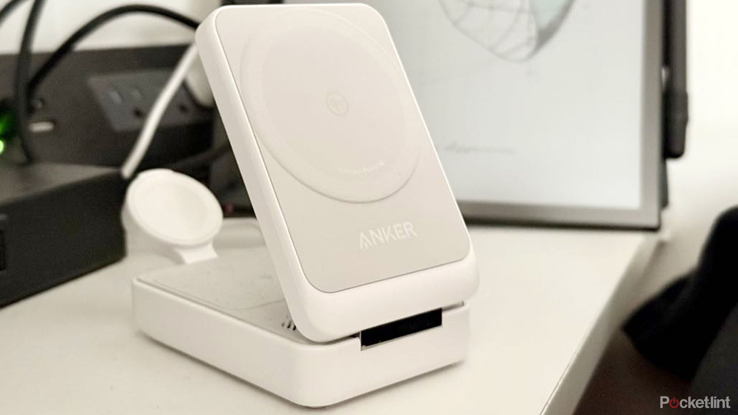 Anker's MagGo 3-in-1 Wireless Charging Station