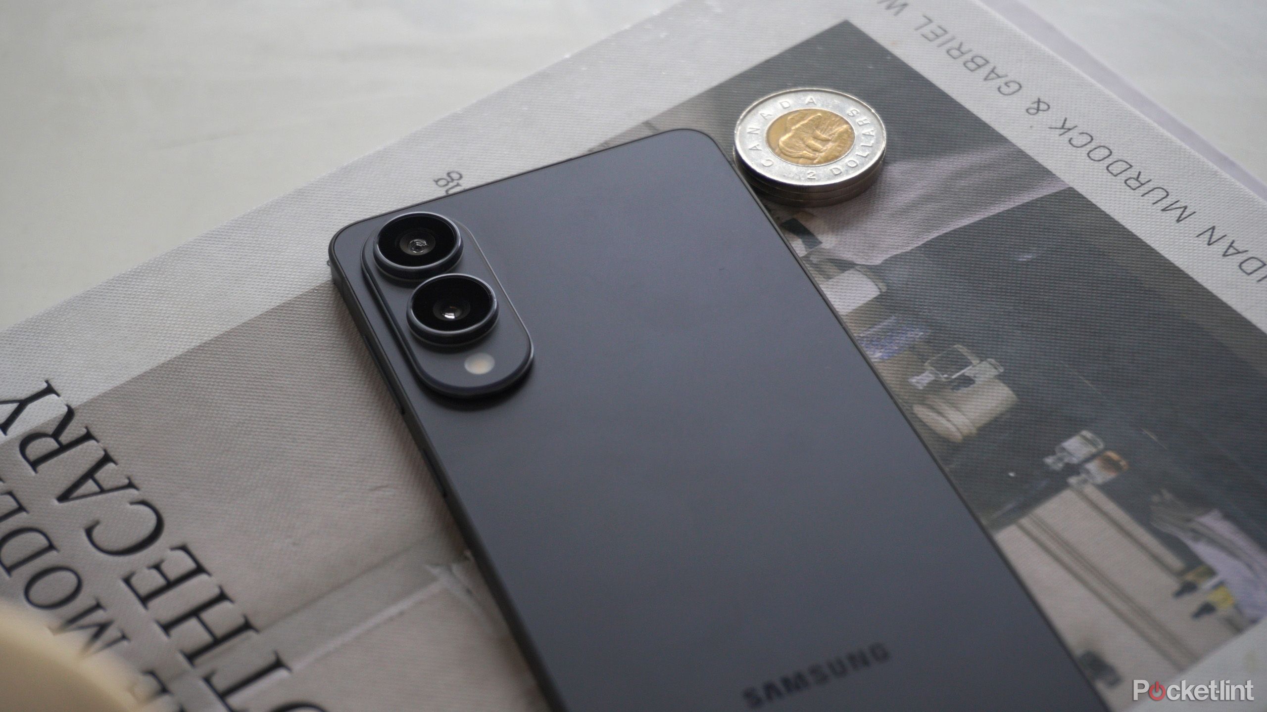 The Galaxy S25 Edge's camera array