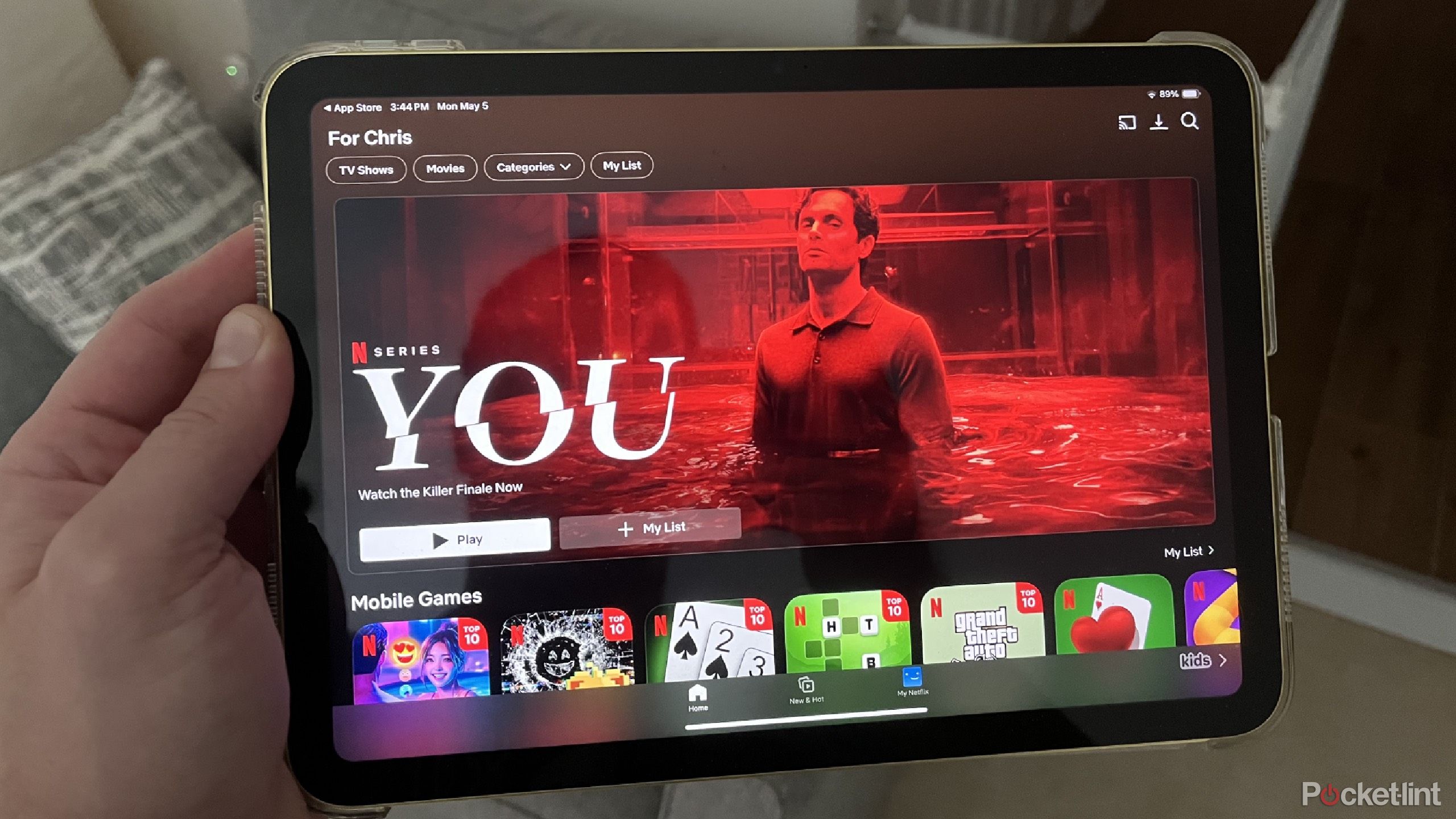 iPad streaming Netflix. 