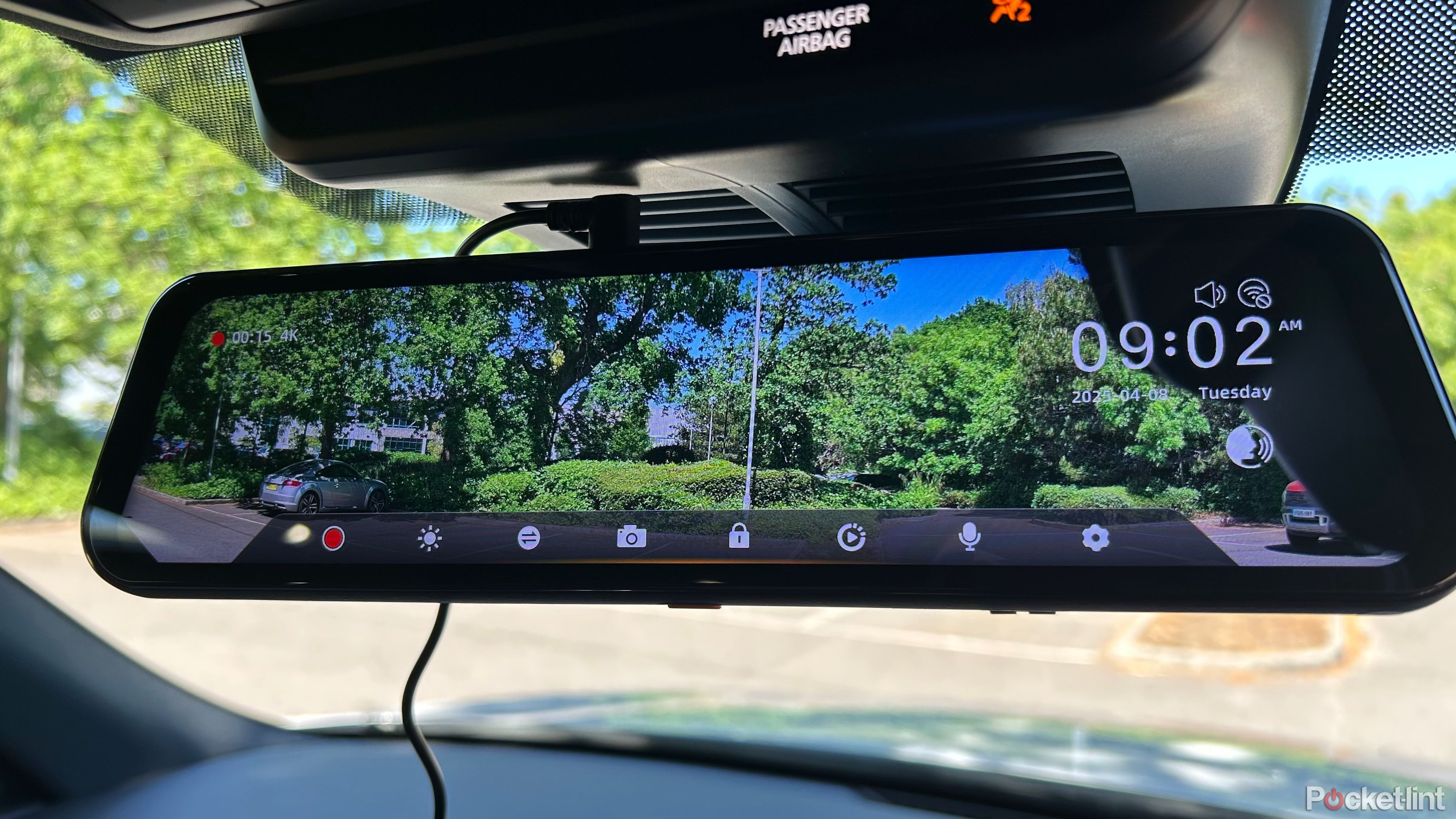 Wolfbox G900 Pro rearview look. 
