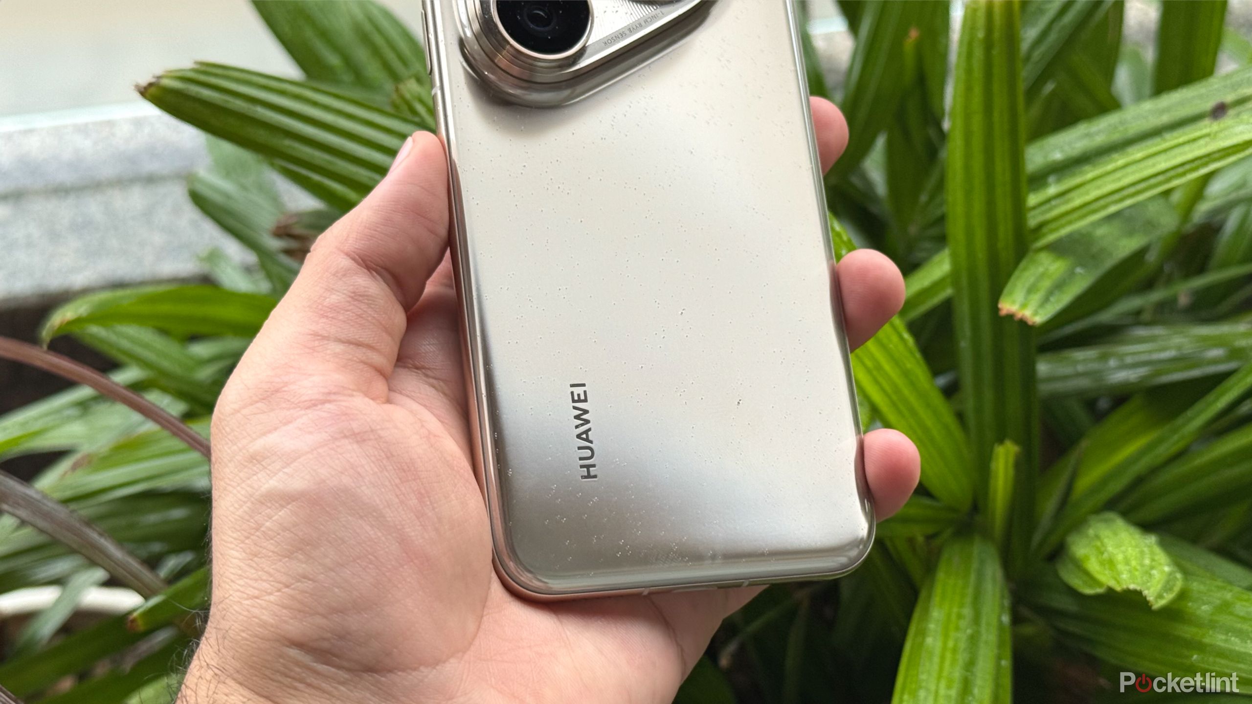 Image showcasing the Huawei logo and the rear design of the Pura 80 Ultra