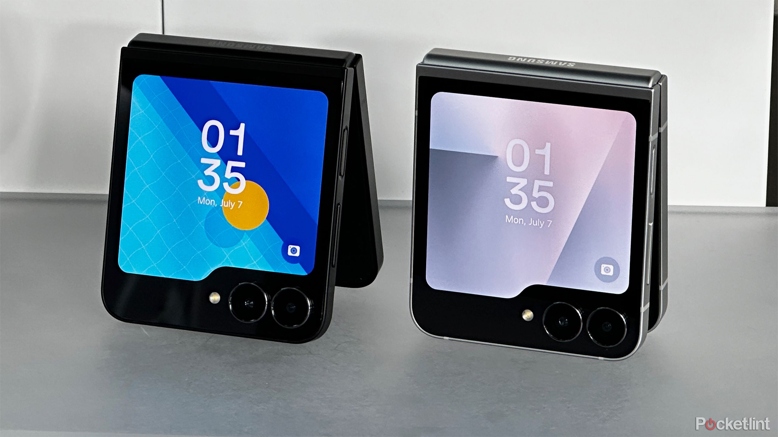 Samsung Galaxy Z Flip7 FE folded